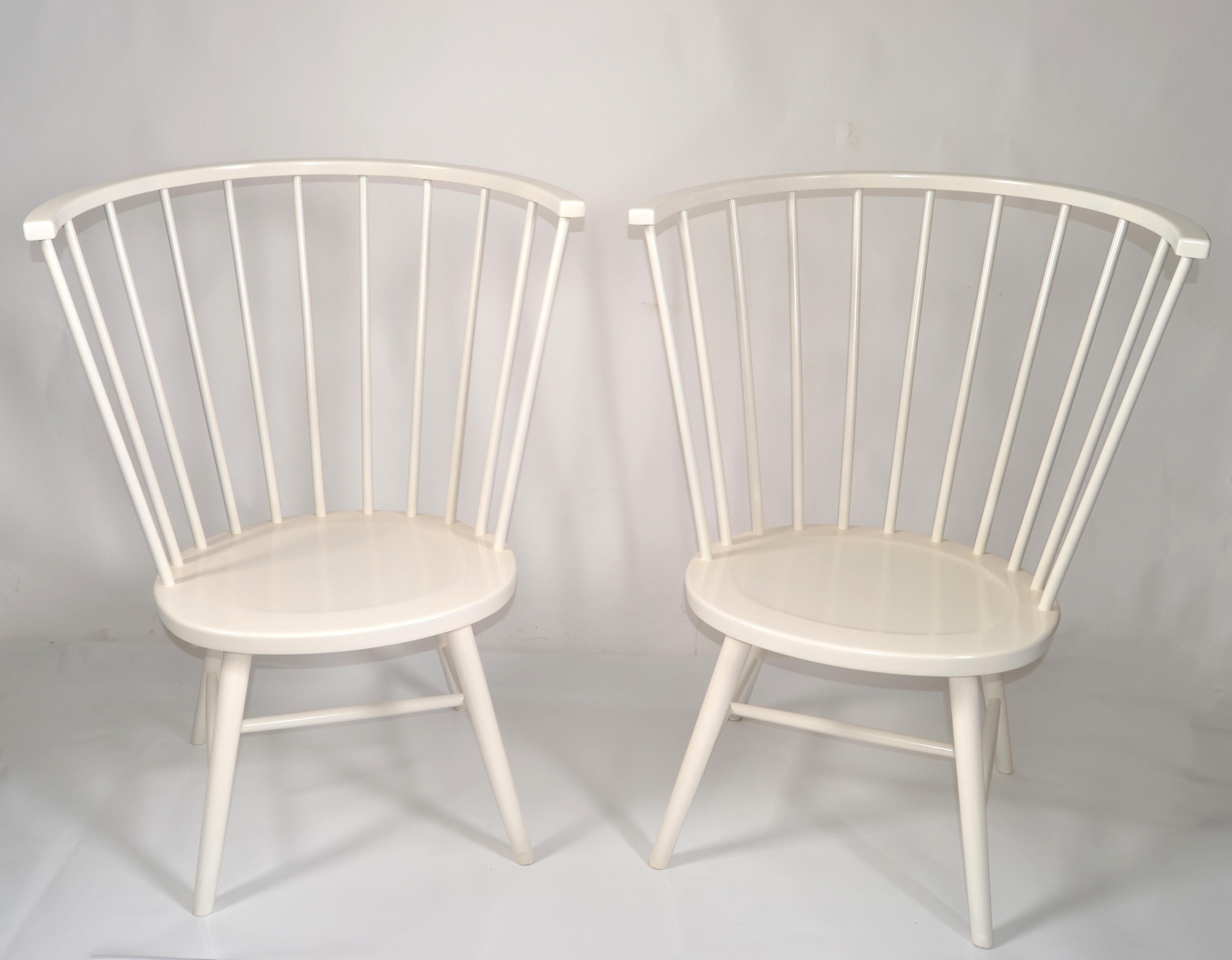 Paar weiße Riviera Windsor-Stühle mit hoher Rückenlehne von Paola Navone, rustikaler amerikanischer Stil   im Angebot 7