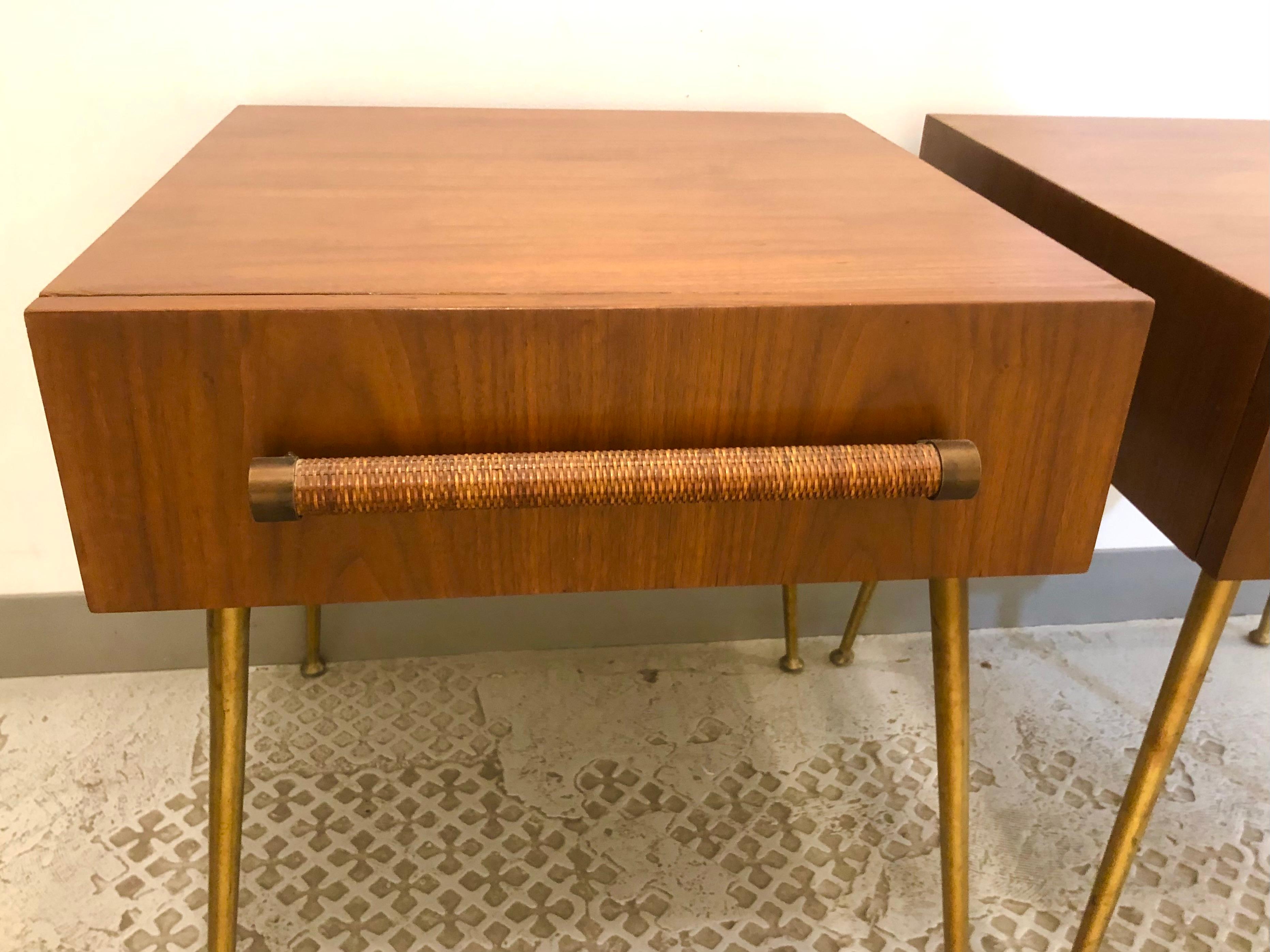 Mid-Century Modern Pair Robsjohn Gibbings Side Tables with Raffia Cane-Wrapped Pulls For Sale