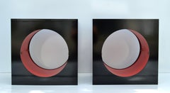 Paire de tables de nuit, tables de chevet et tables d'appoint en bois stratifié noir et rouge de Roche Bobois