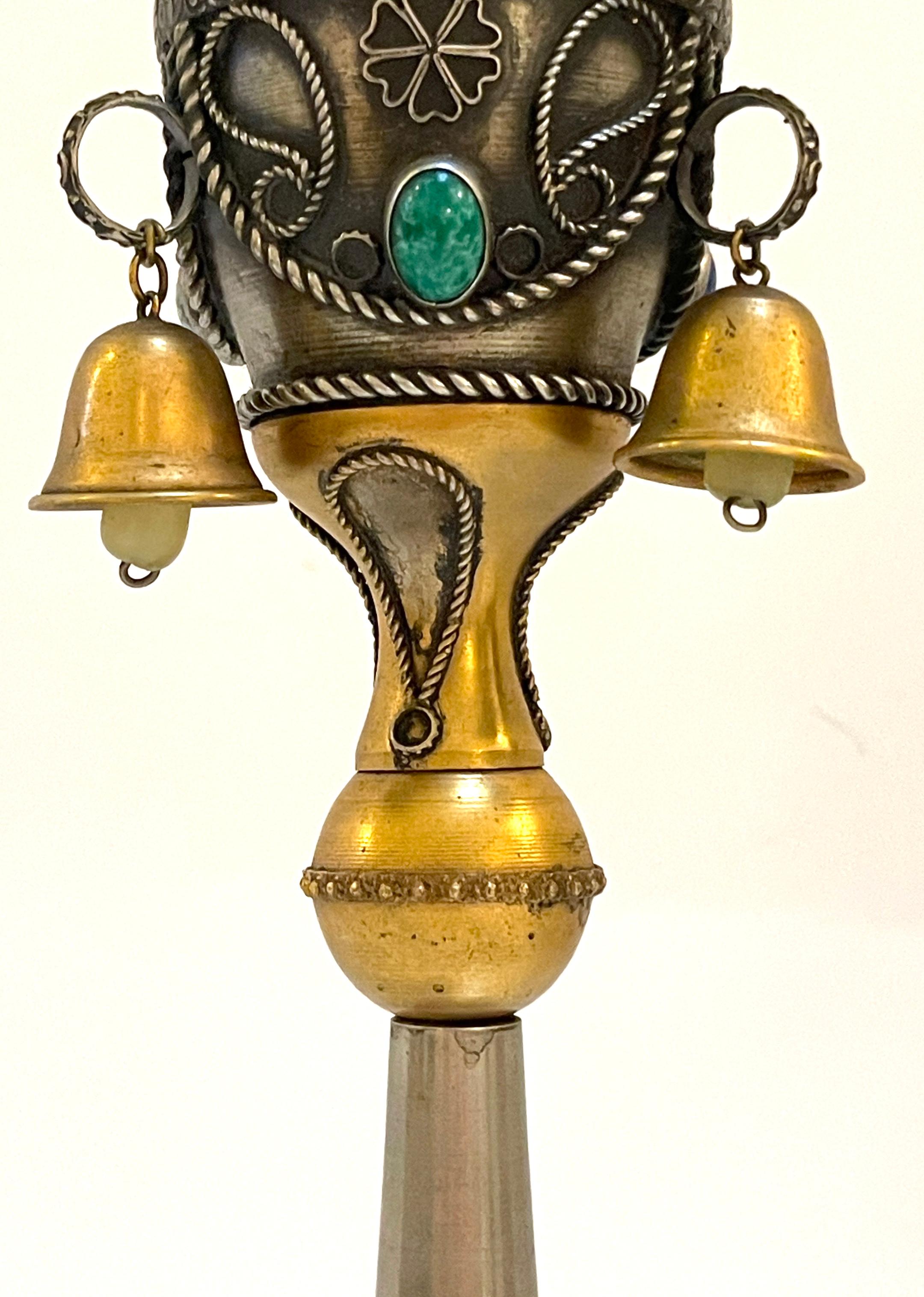 Ein Paar Bergkristall-Edelsteine, Silber & vergoldet, 8 Glocken Judaica Torah/ Rimonim-Endstücke im Angebot 3