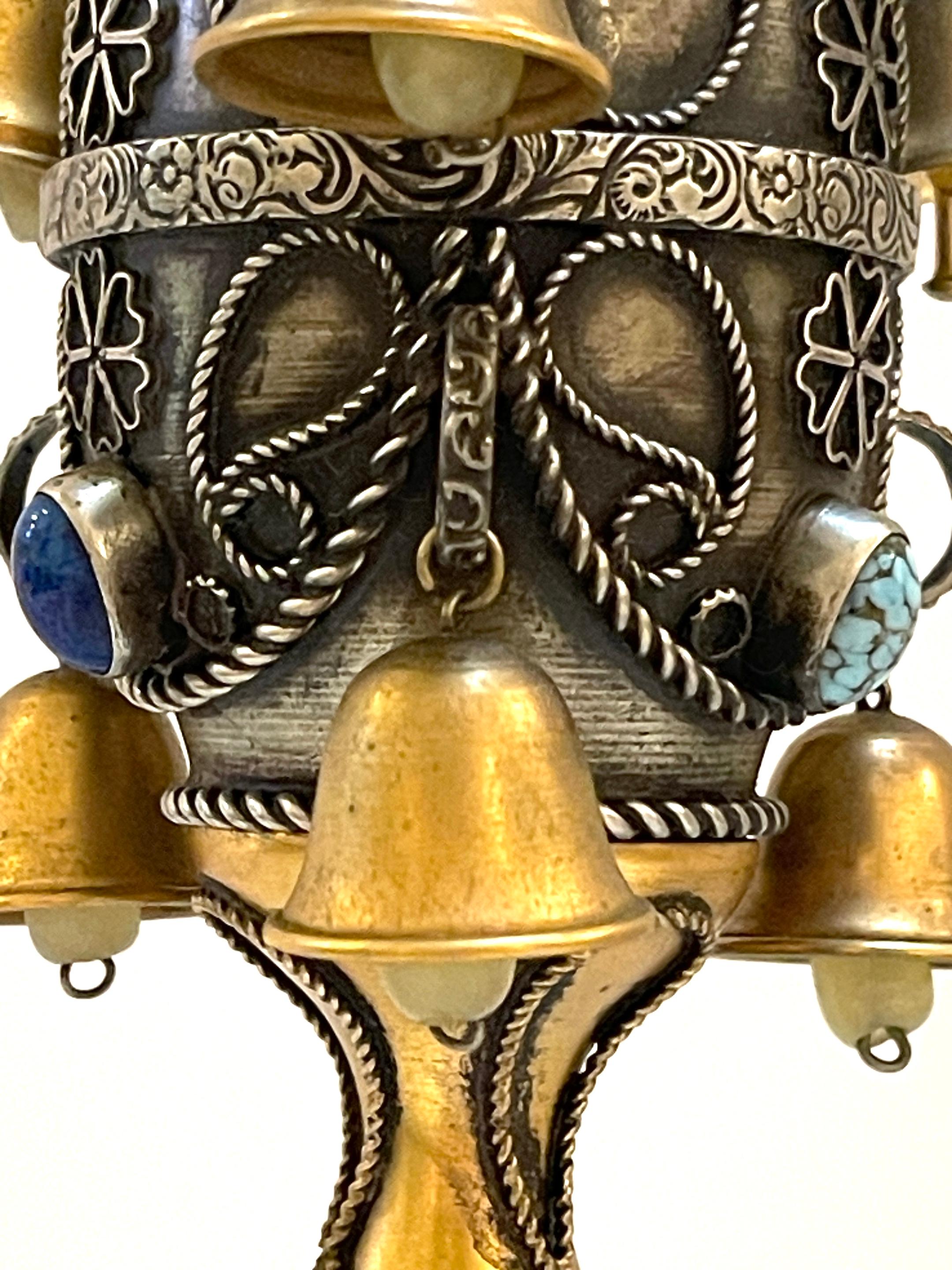 Ein Paar Bergkristall-Edelsteine, Silber & vergoldet, 8 Glocken Judaica Torah/ Rimonim-Endstücke im Angebot 5