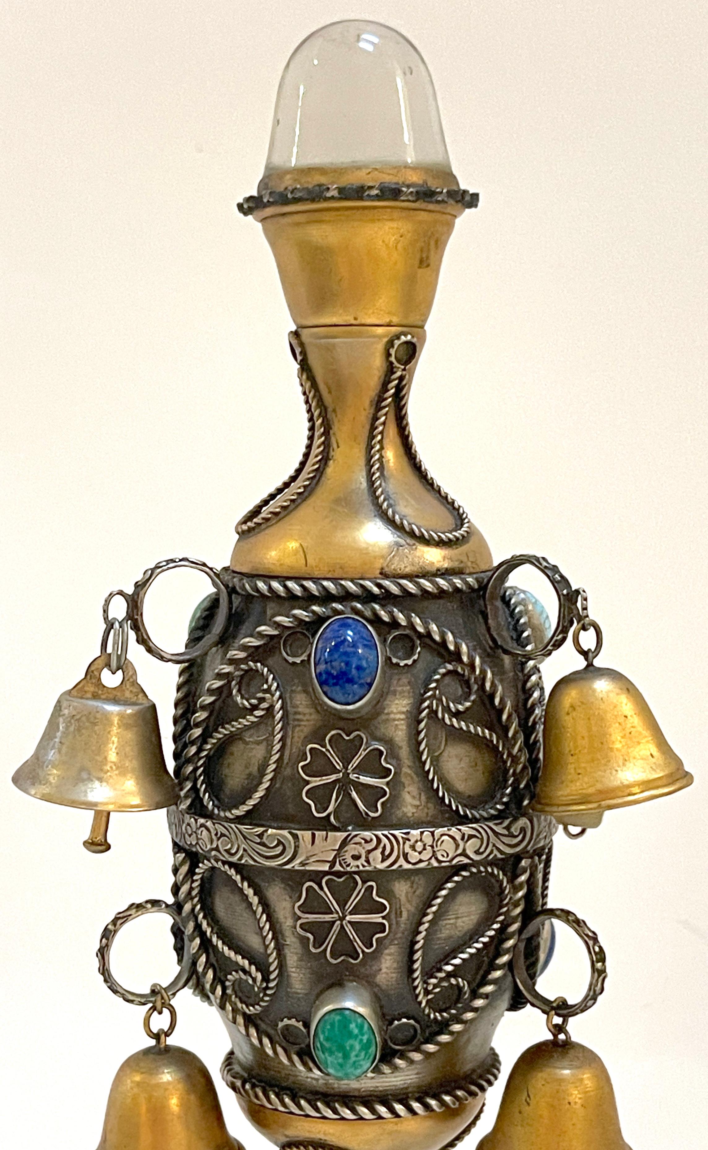 Ein Paar Bergkristall-Edelsteine, Silber & vergoldet, 8 Glocken Judaica Torah/ Rimonim-Endstücke im Angebot 2