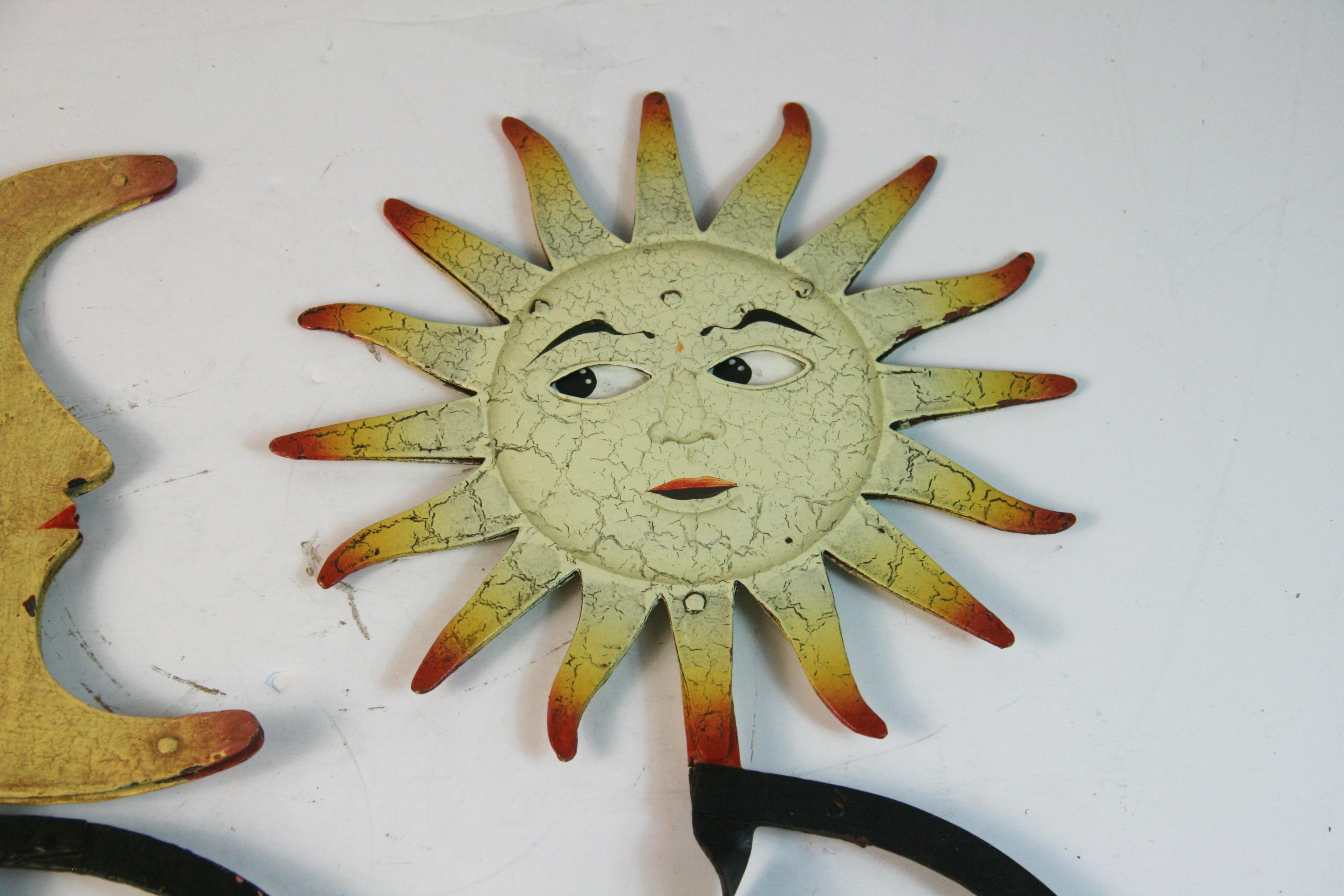 Fait main Paire d'ornements de jardin en fer, soleil et lune à bascule, yeux mobiles en vente