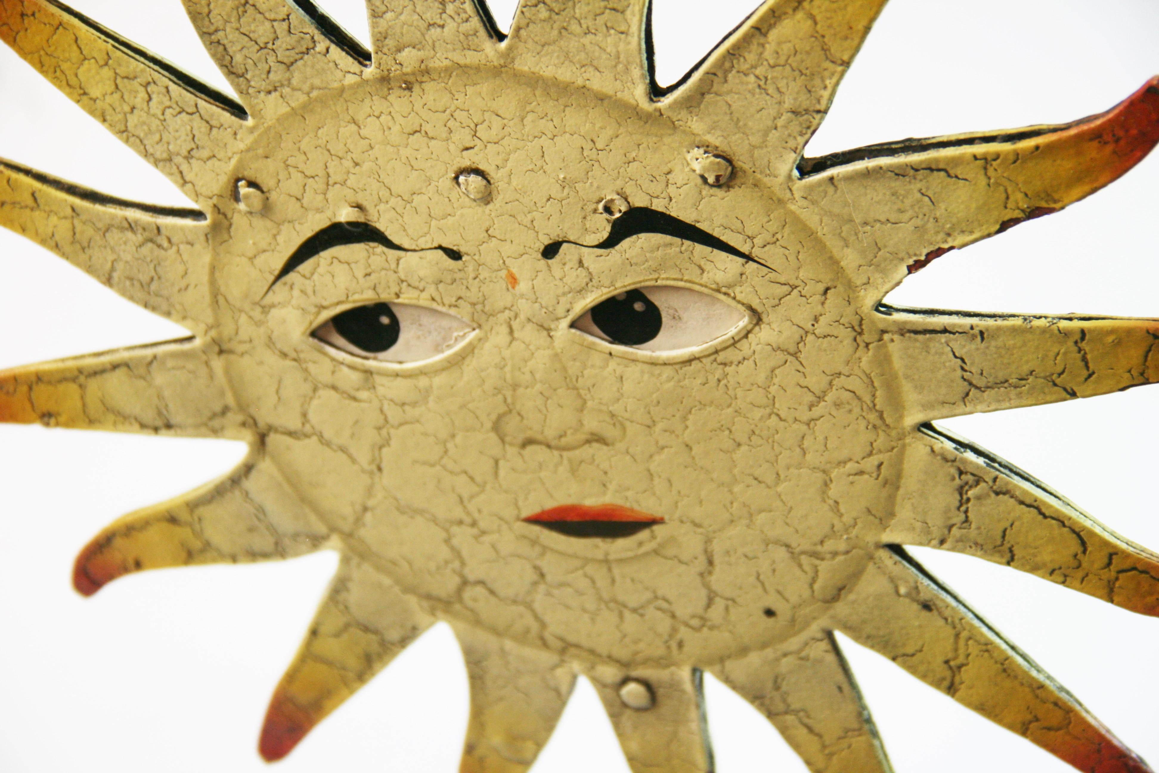 Paire d'ornements de jardin en fer, soleil et lune à bascule, yeux mobiles en vente 2