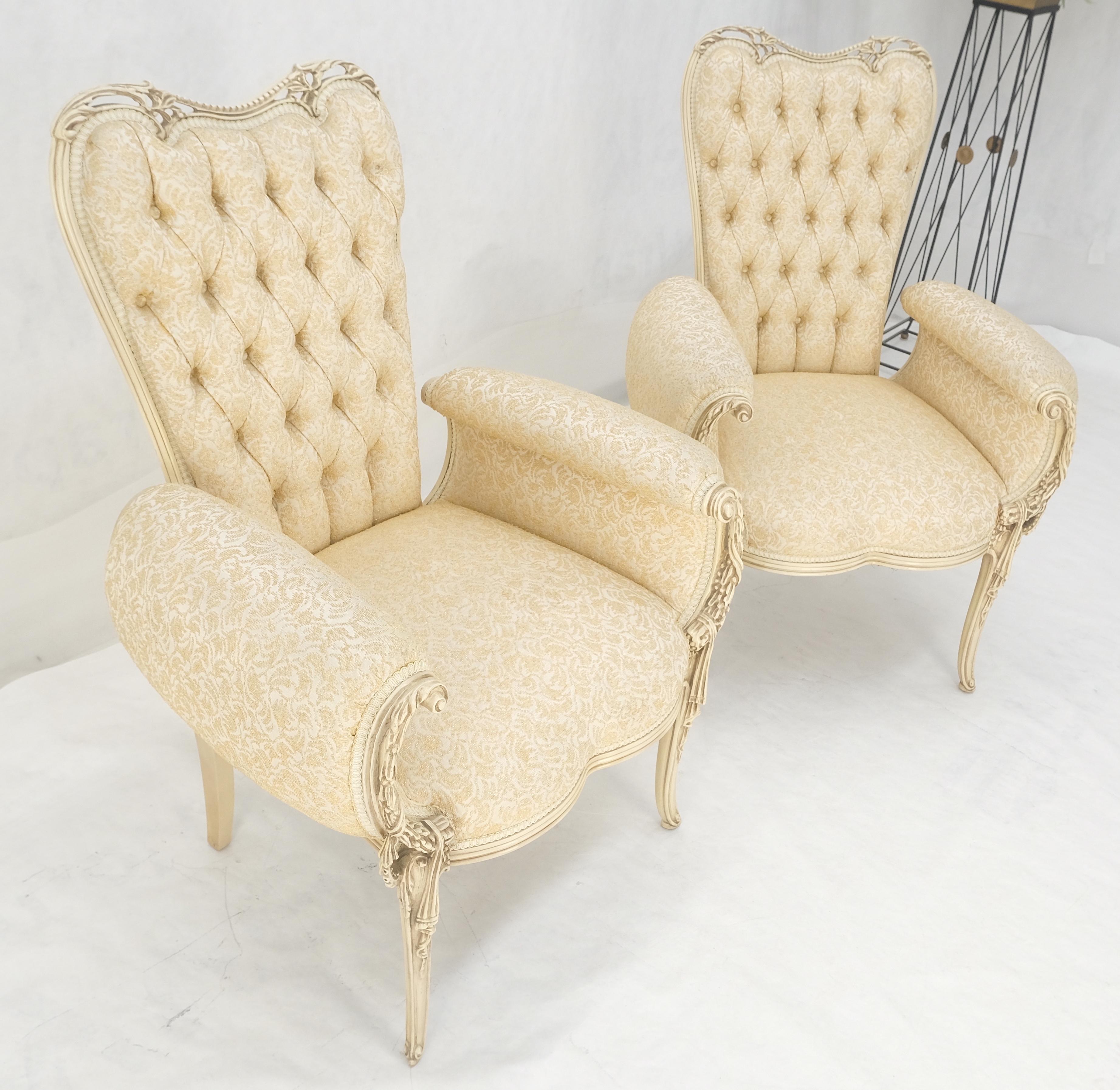 Paire de chaises de style Louis XVI à dossier sculpté Pierce Off-White en vente 1