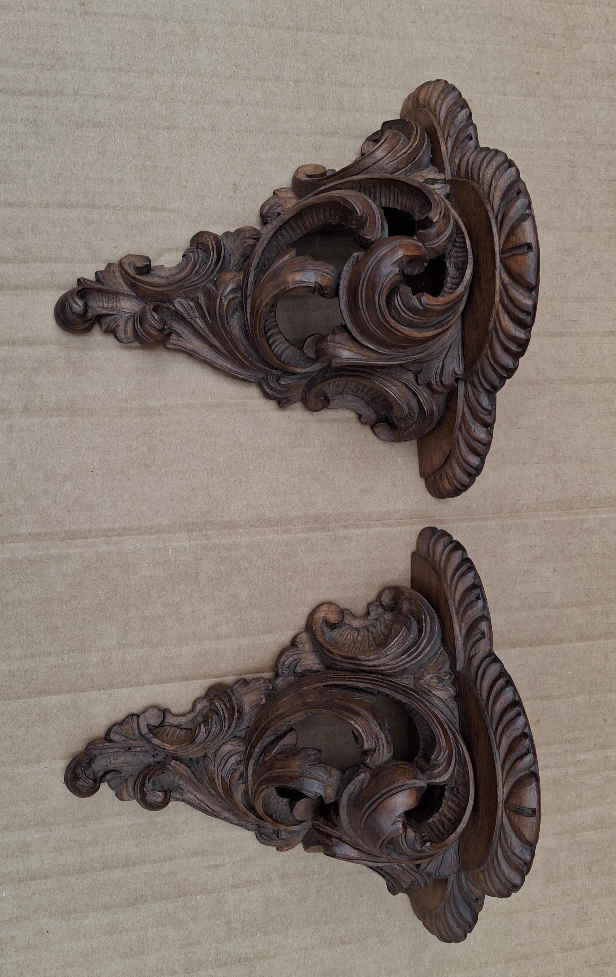 Pair Rococo Style Carved Hardwood Wall Brackets Renacimiento rococó en venta