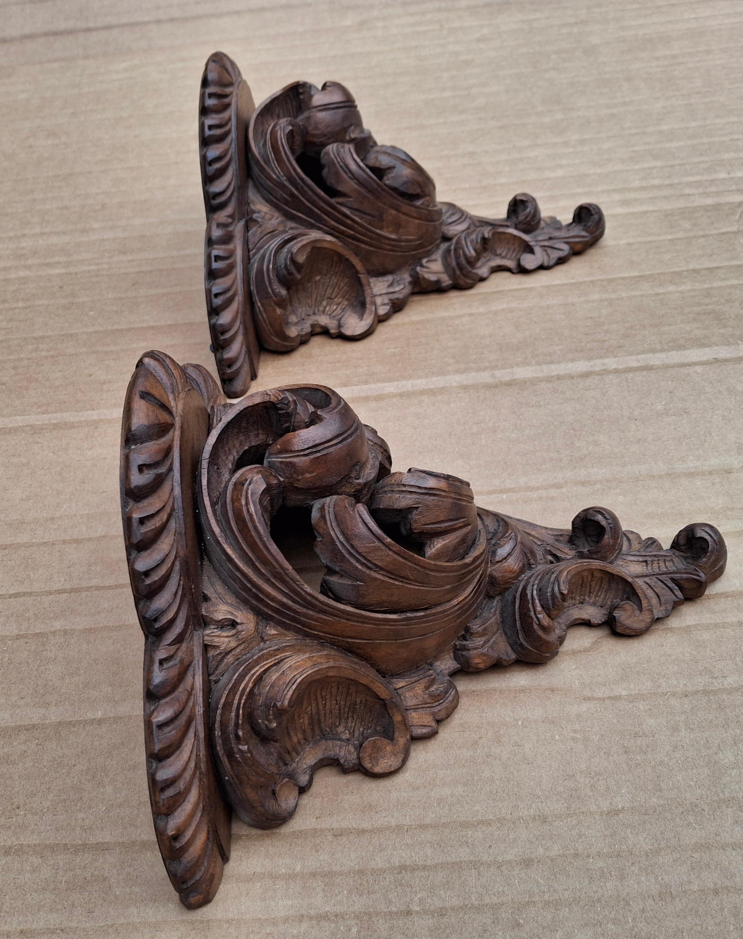 Pair Rococo Style Carved Hardwood Wall Brackets Estadounidense en venta
