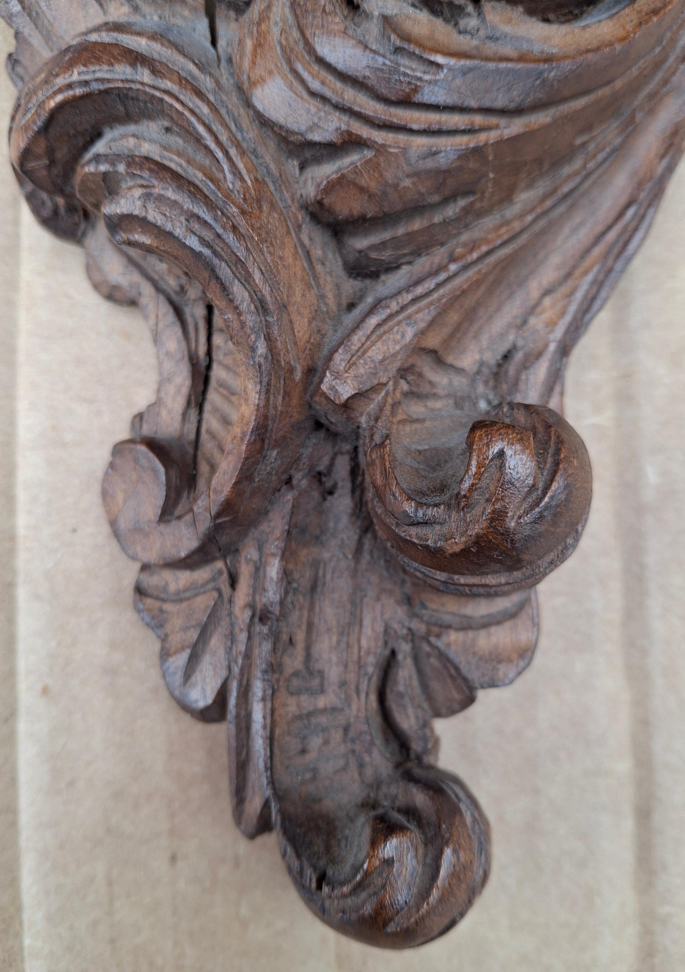 Pair Rococo Style Carved Hardwood Wall Brackets siglo XX en venta