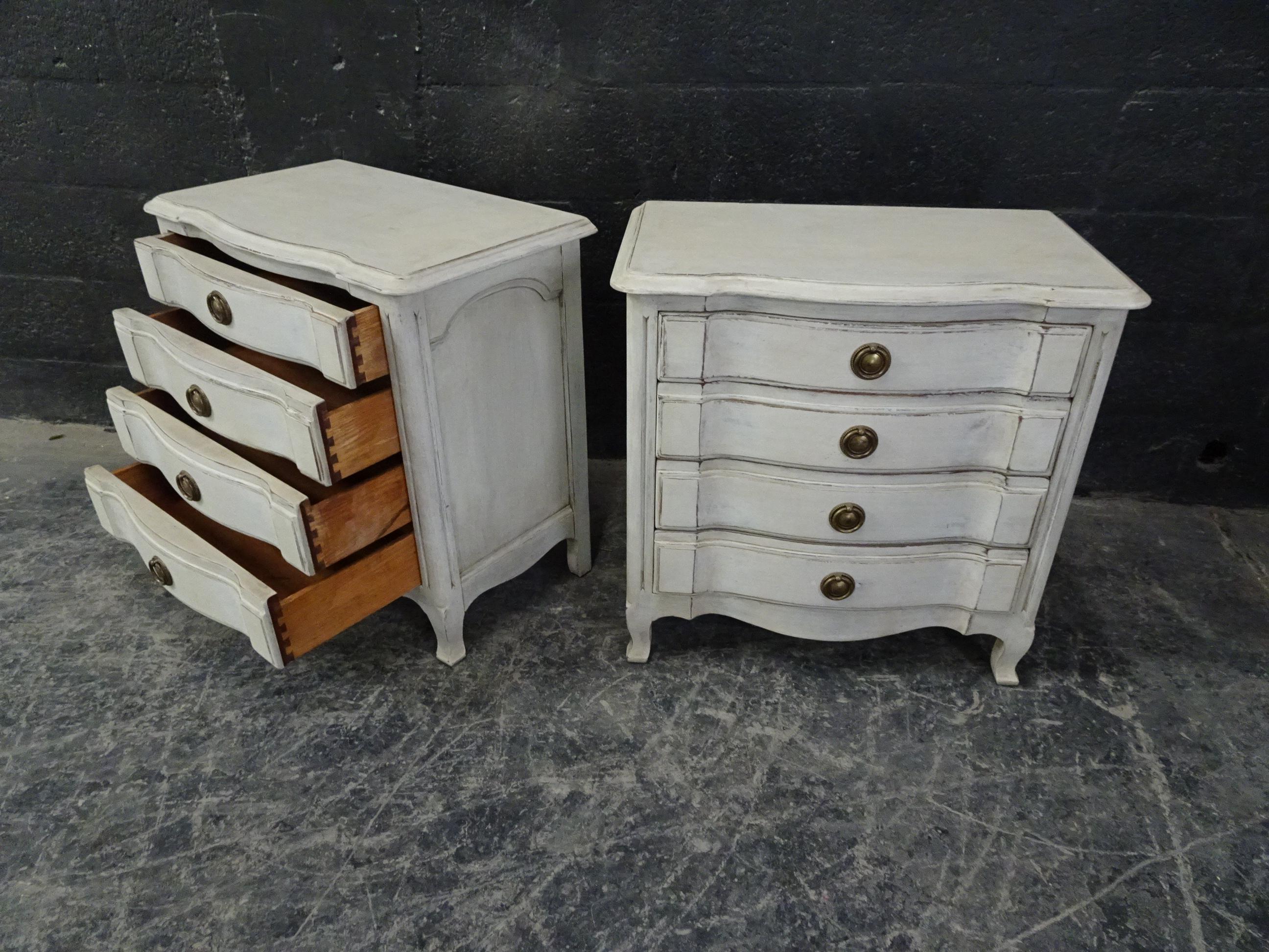 Pair of Rococo Style Nightstands 1