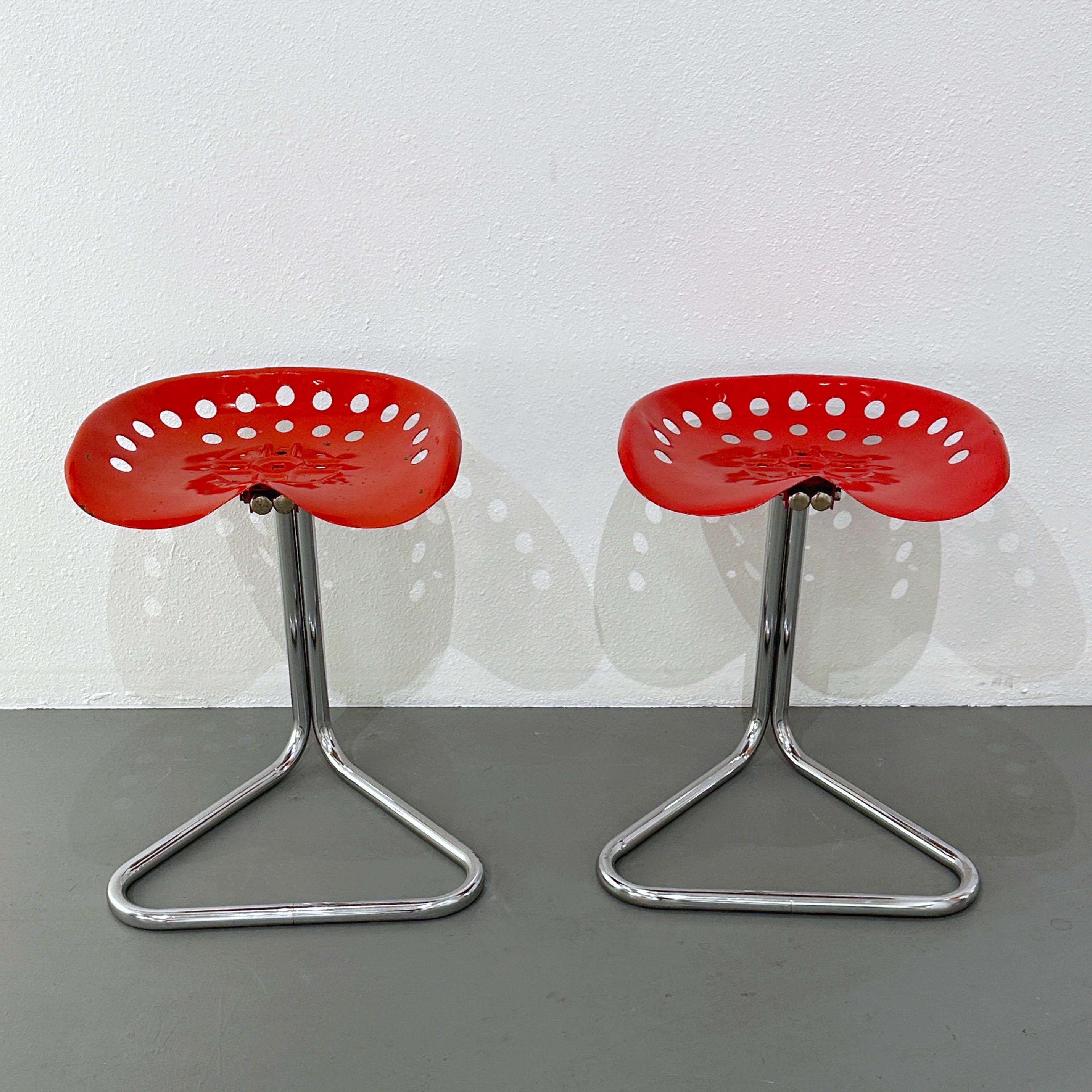 Post-Modern Pair Rodney Kinsman Red T7 Tractor Stools for OMK, 1971 For Sale