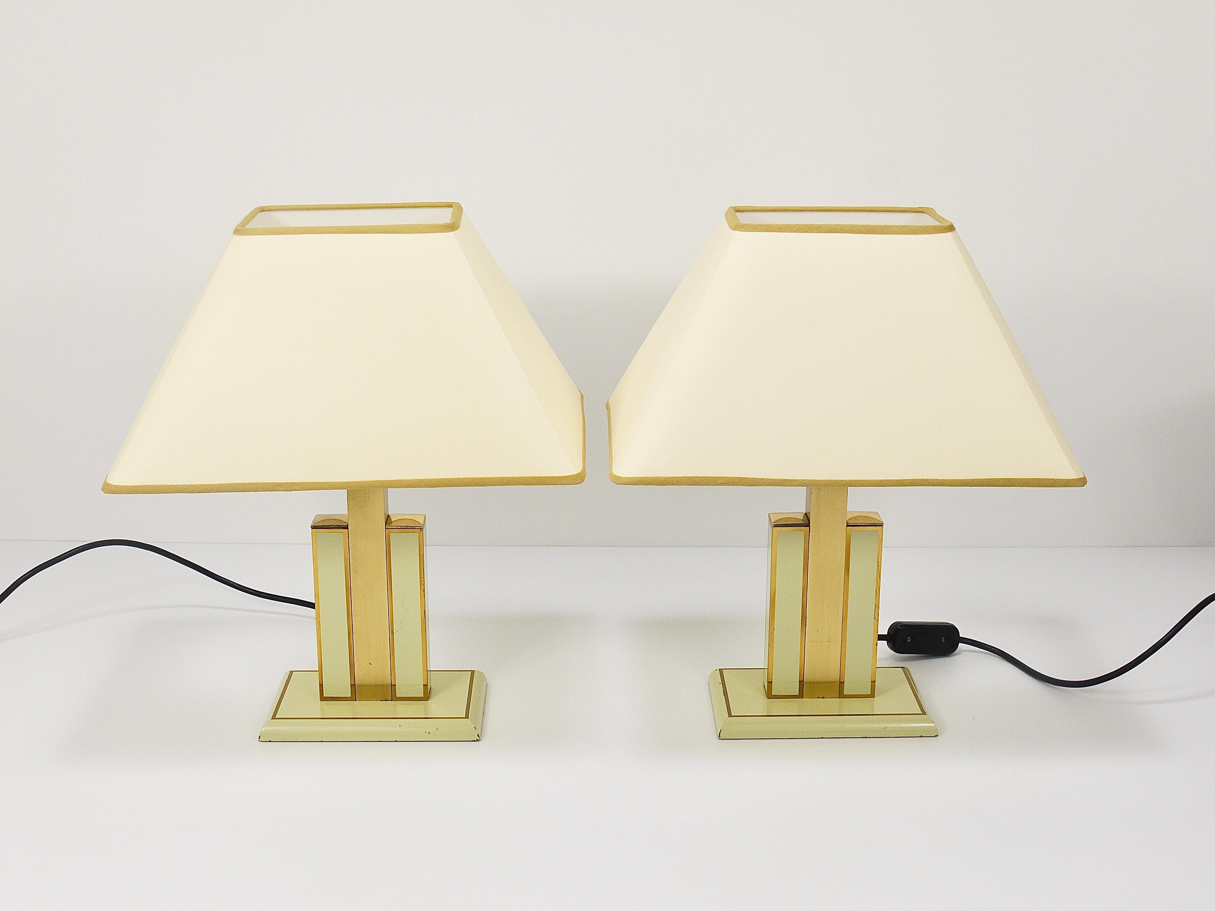 Pair Romeo Rega Ivory & Gold Midcentury Brass Table Side Lamps, Italy, 1970s In Good Condition For Sale In Vienna, AT