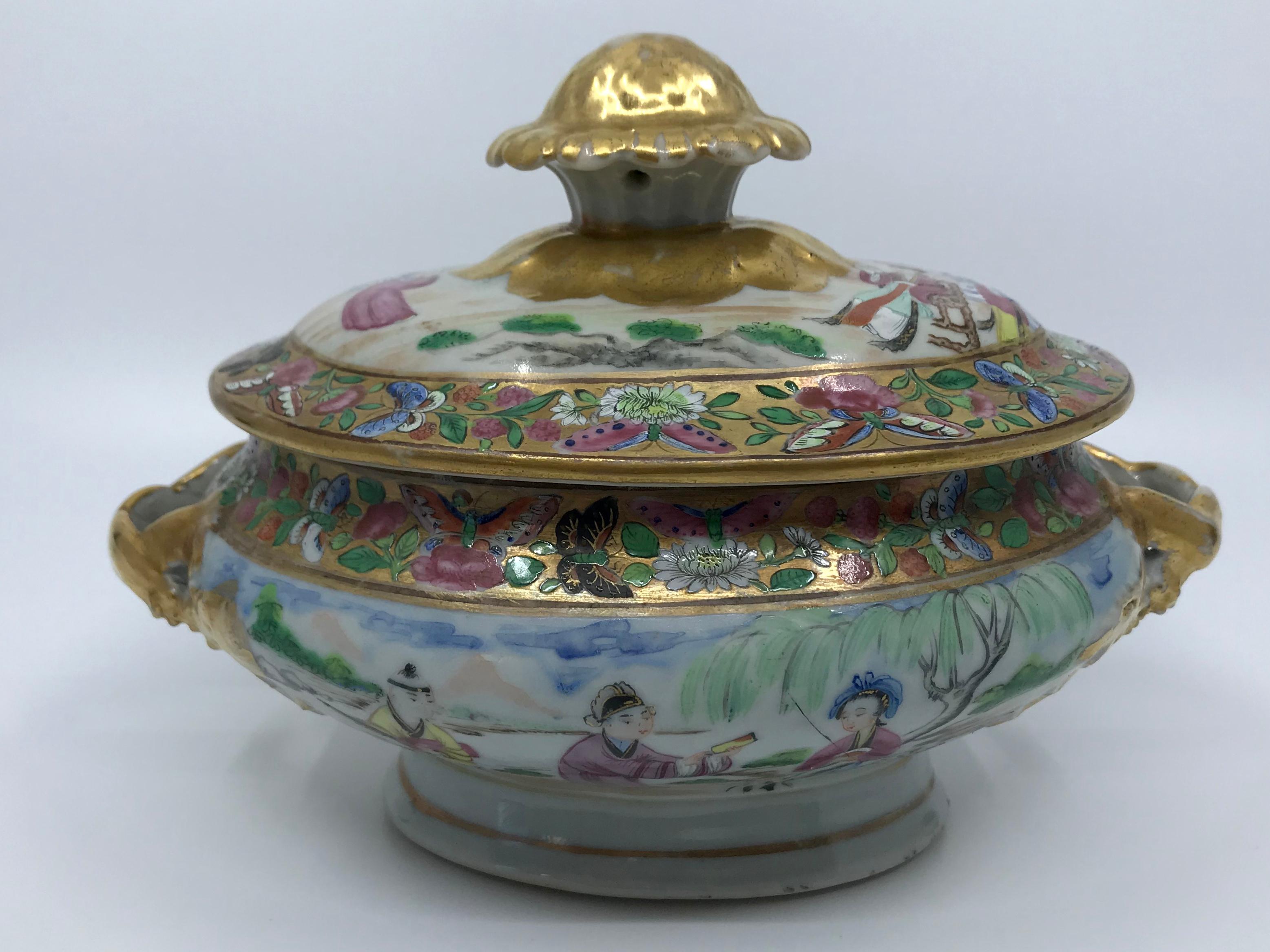 19th Century Pair of Rose Mandarin Chinese Porcelain Sauce Tureens