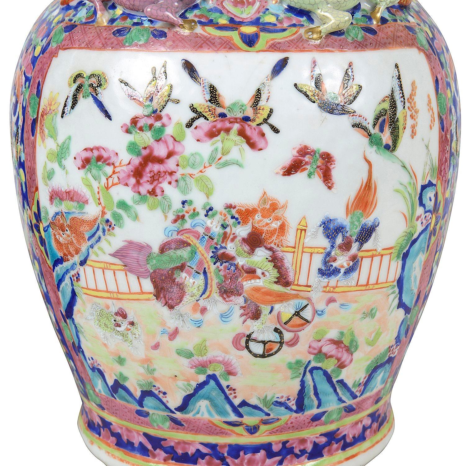 Pareja de jarrones / lámparas chinas con medallones rosas, S. XIX. Chino en venta