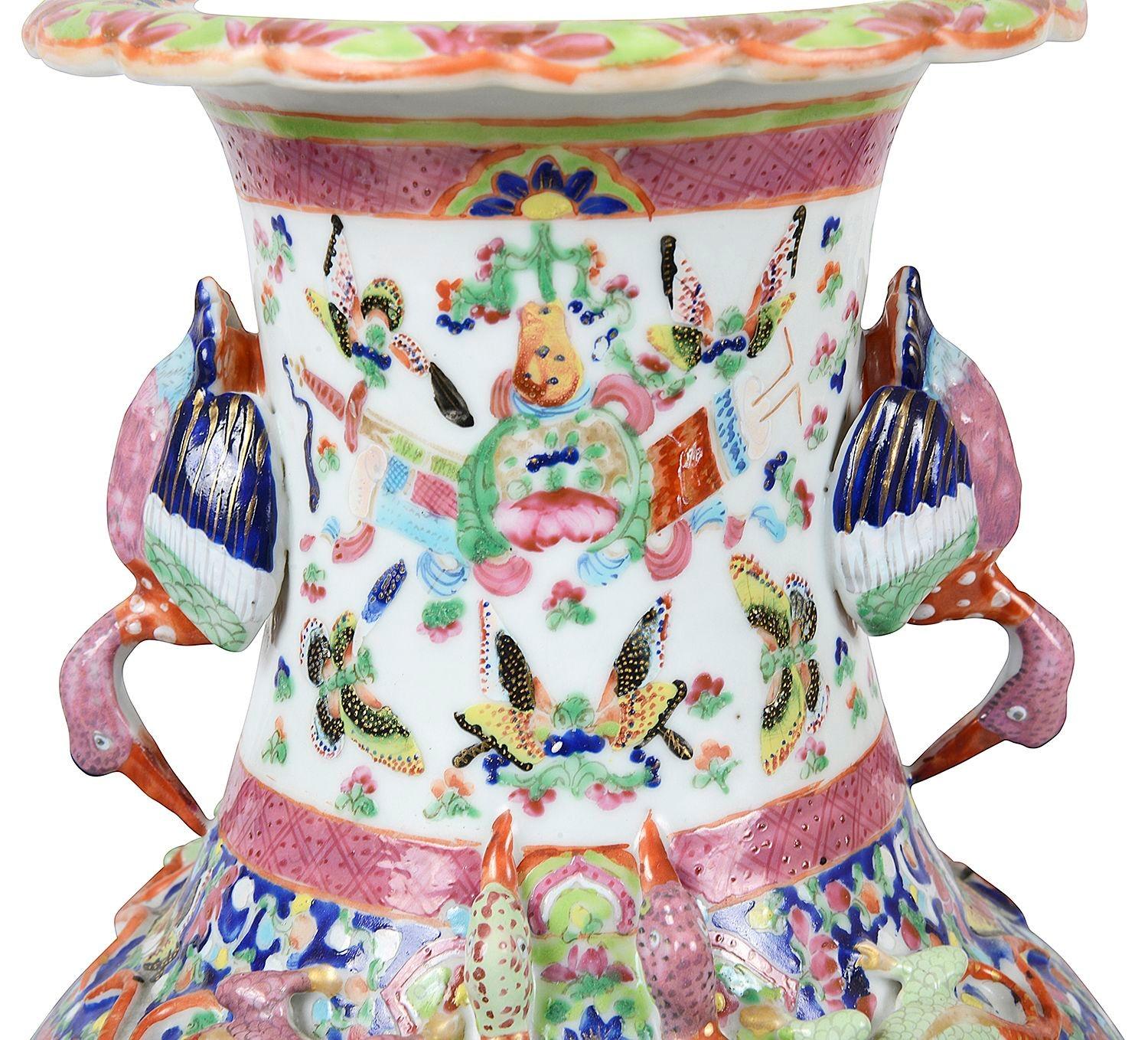 Pareja de jarrones / lámparas chinas con medallones rosas, S. XIX. siglo XIX en venta