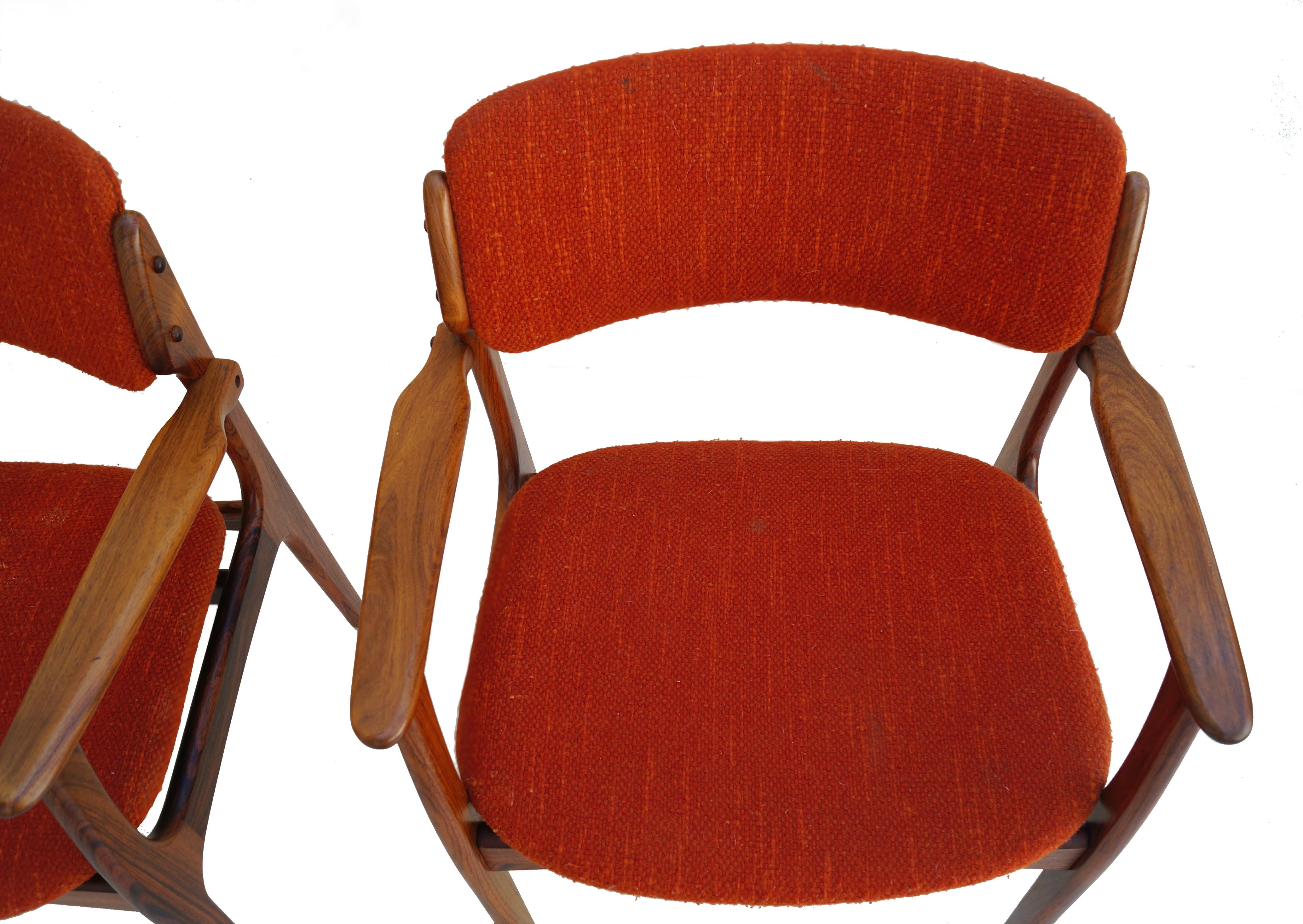 Paire de fauteuils en bois de rose de style danois moderne du milieu du siècle Erik Buch, modèle 50 en vente 4