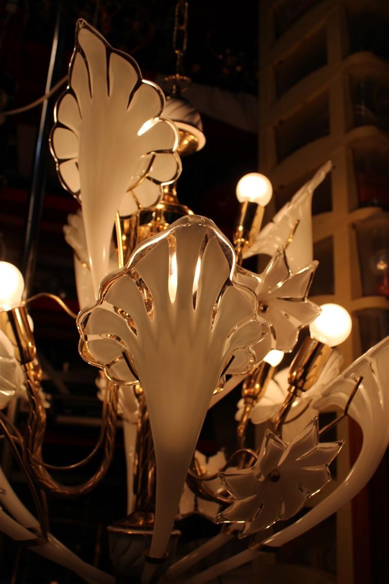 Pair Round Murano Chandelier Franco Luce White Flower Brass Parts Italian Design In Good Condition In Palermo, Sicily