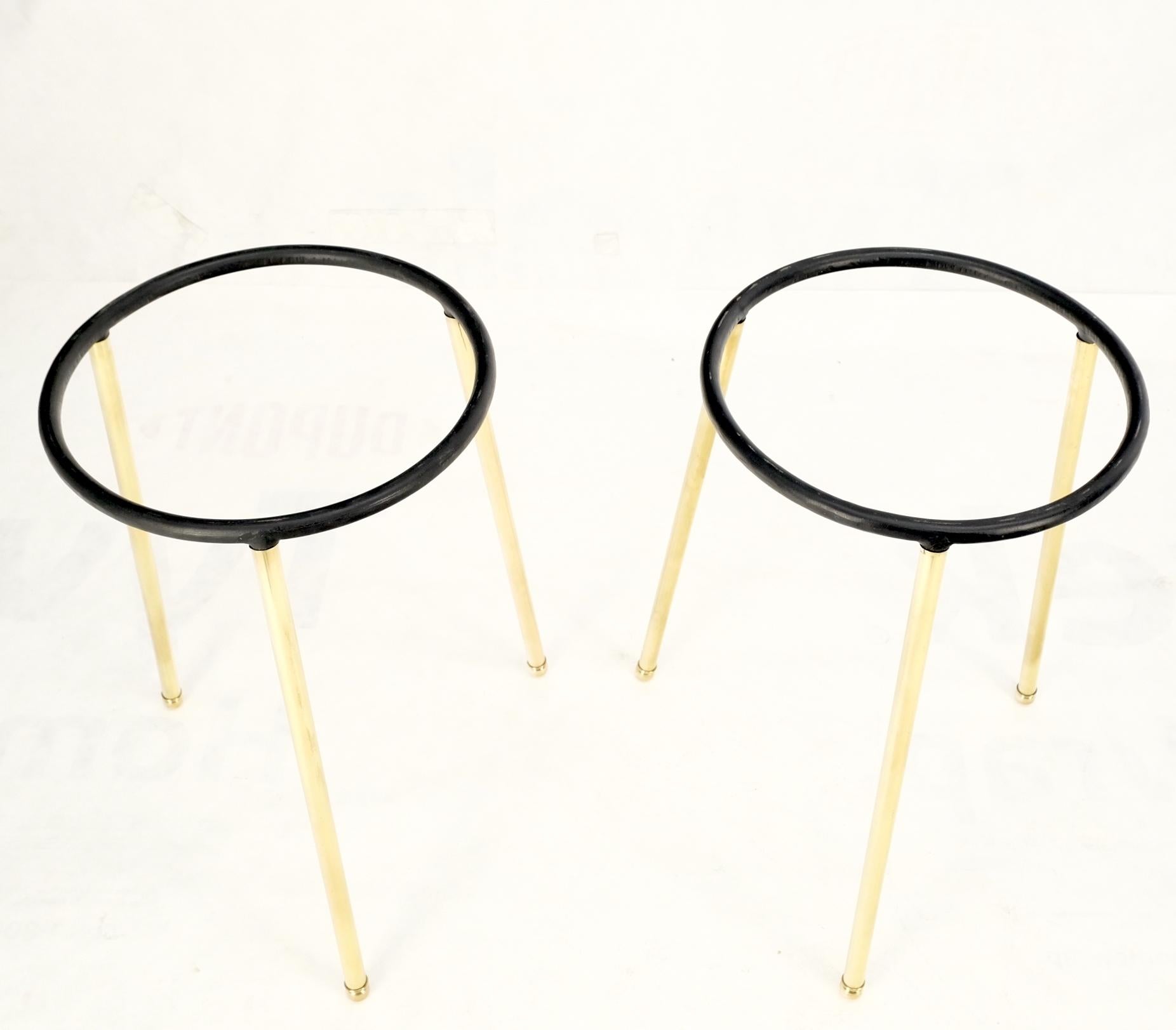 Pair Round Rouge Marble Top Tri Legged Brass Base Mid-Century Modern End Tables For Sale 4