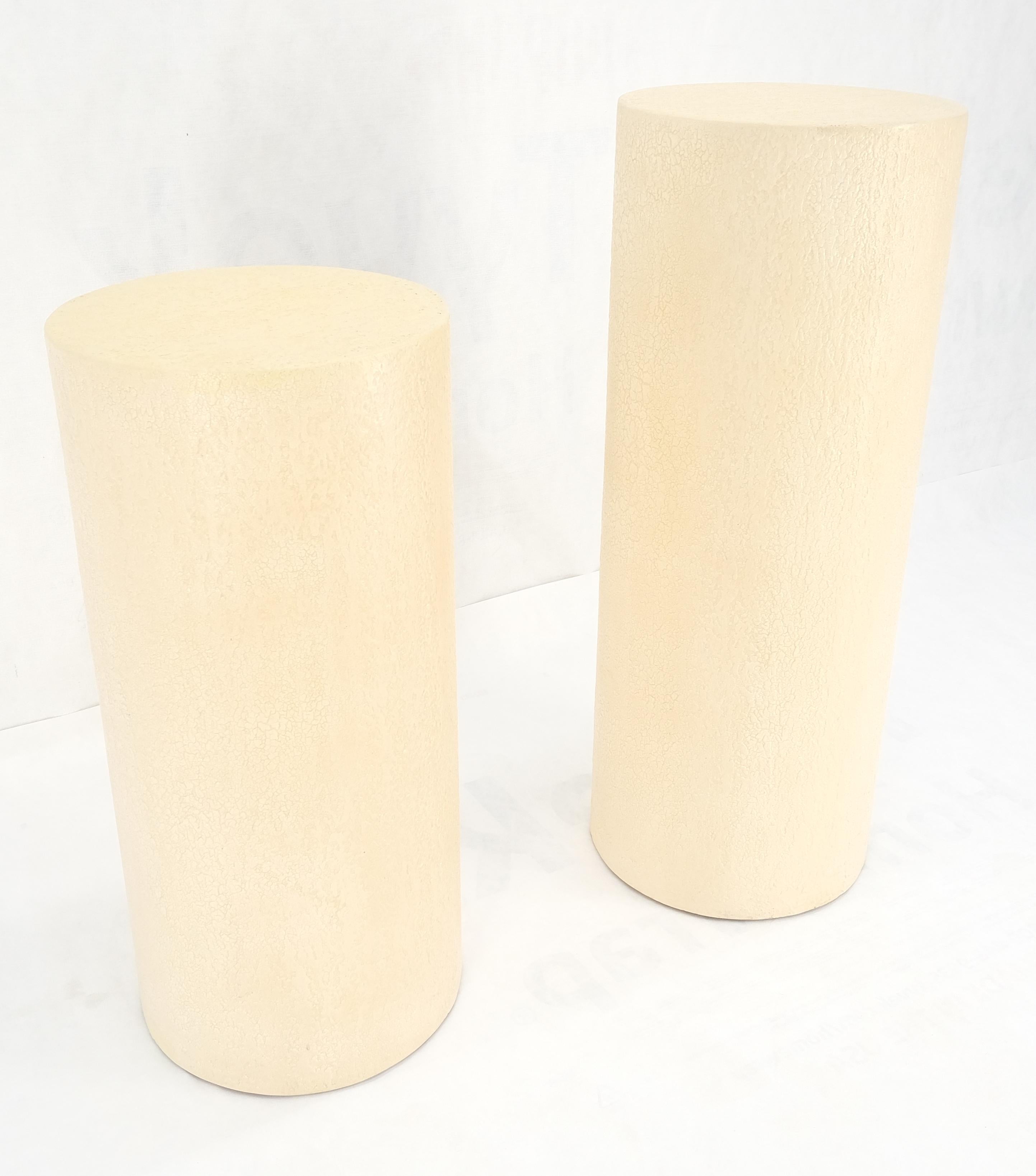 Pair Round Textured 30