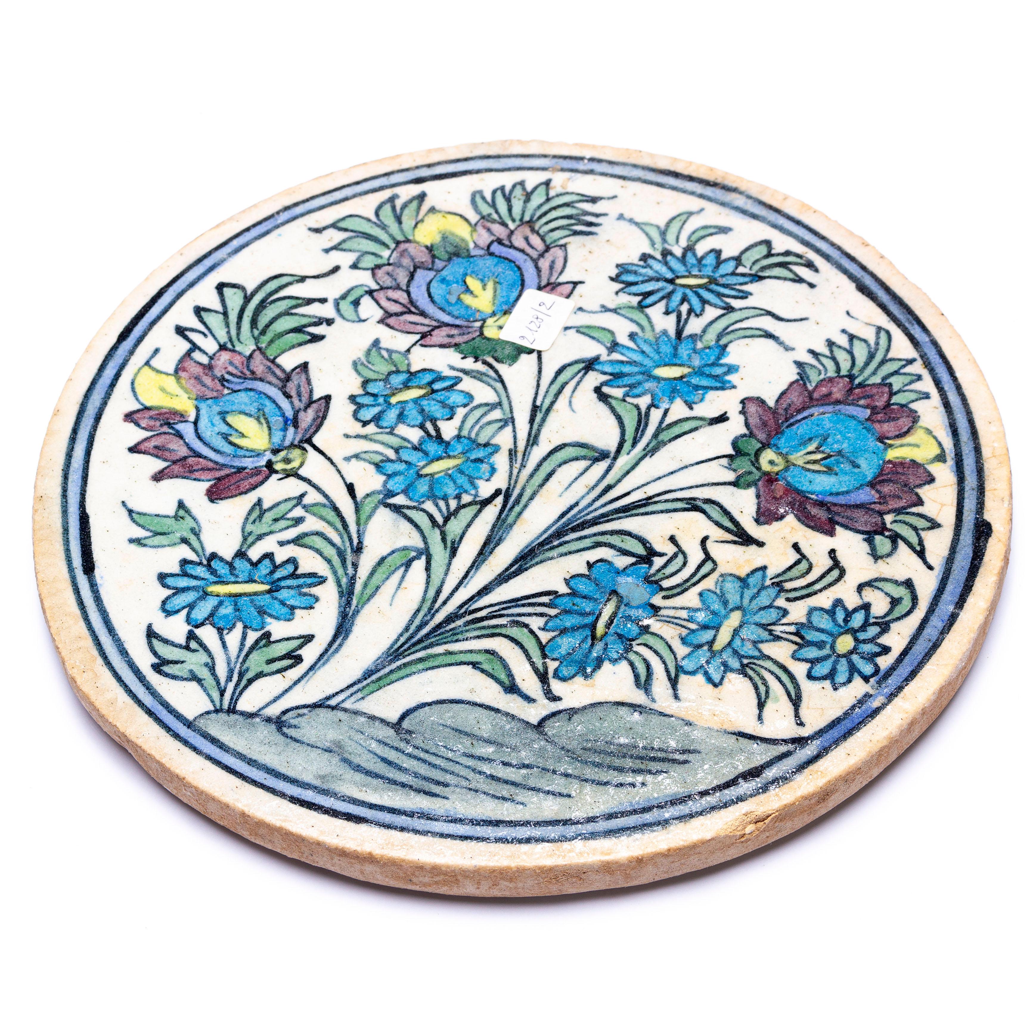 Paar runde Kacheln mit Blumen (Handbemalt) im Angebot