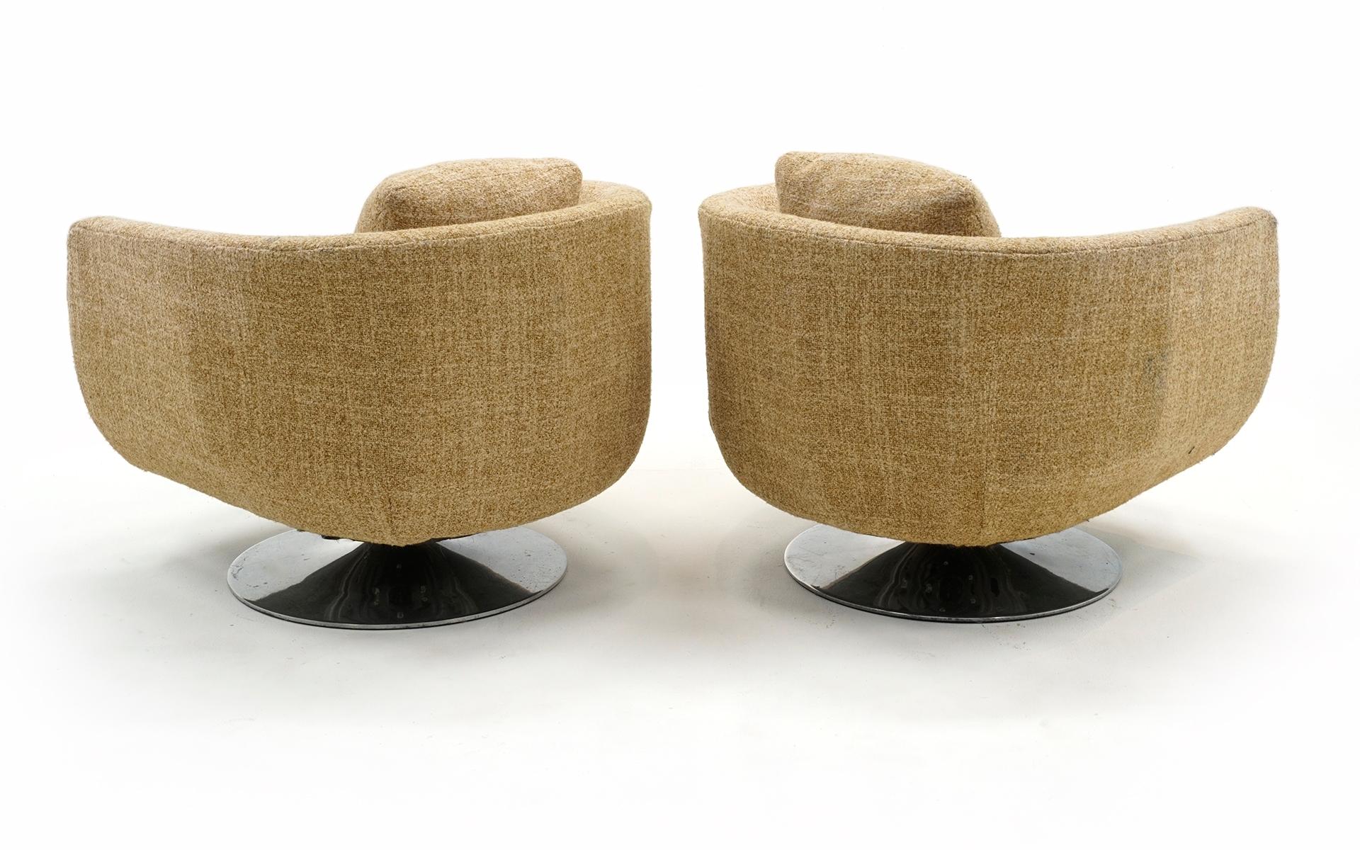 Mid-Century Modern Pair Rounded Back Swivel Lounge Chairs with Cast Aluminum Pedestal Bases