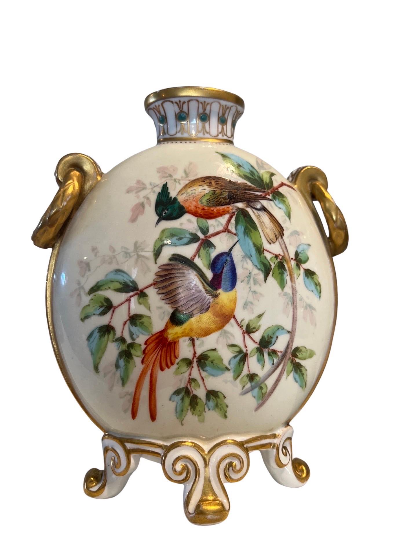 Paar Royal Crown Derby „Exotische Vögel“ mit Juwelen besetzte Mondflask-Vasen, um 1880 im Angebot 2