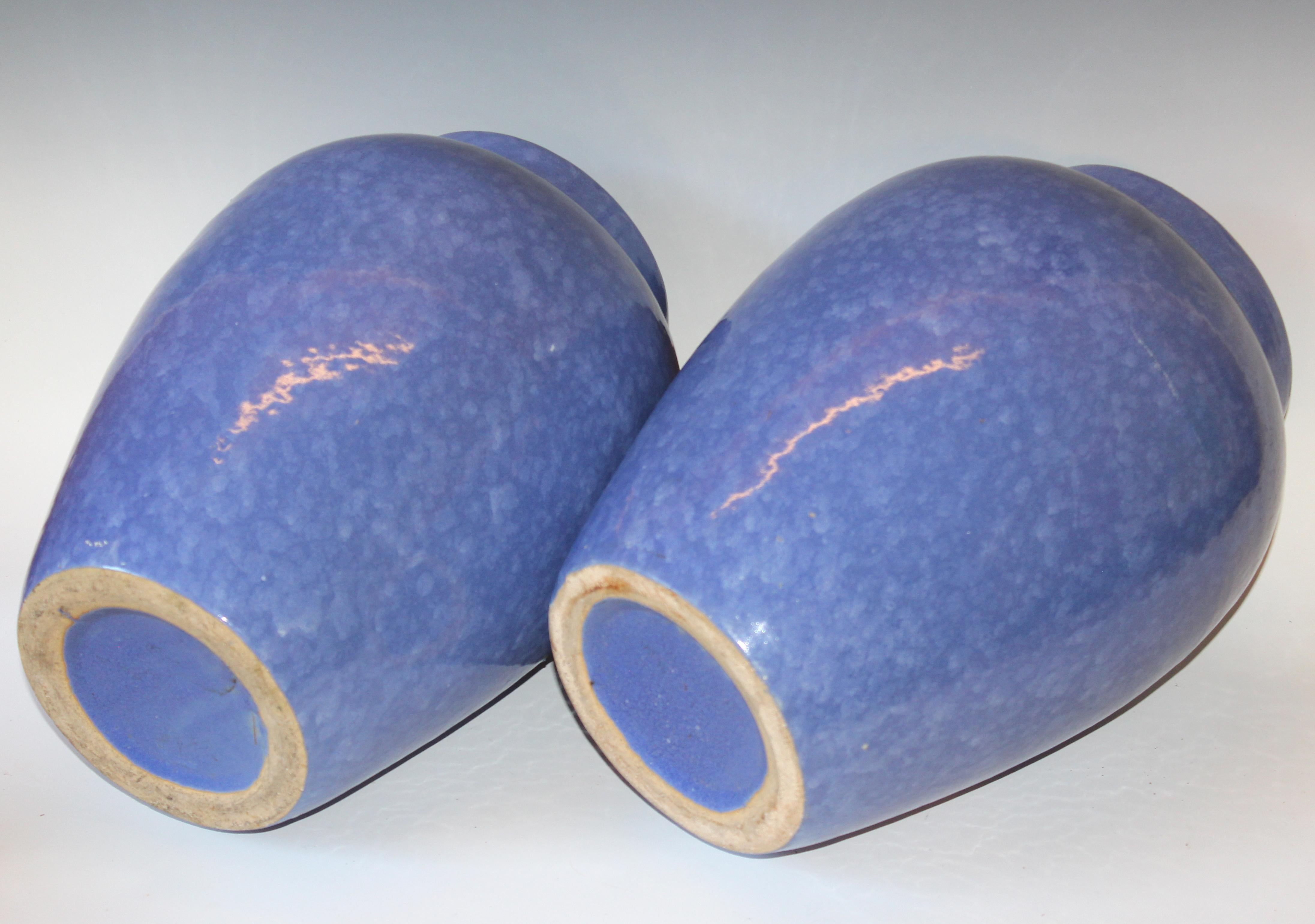 RRP CO Oil Jars McCoy Vases Mottled Blue Large Vintage Floor Pottery Urns, Pair In Excellent Condition In Wilton, CT