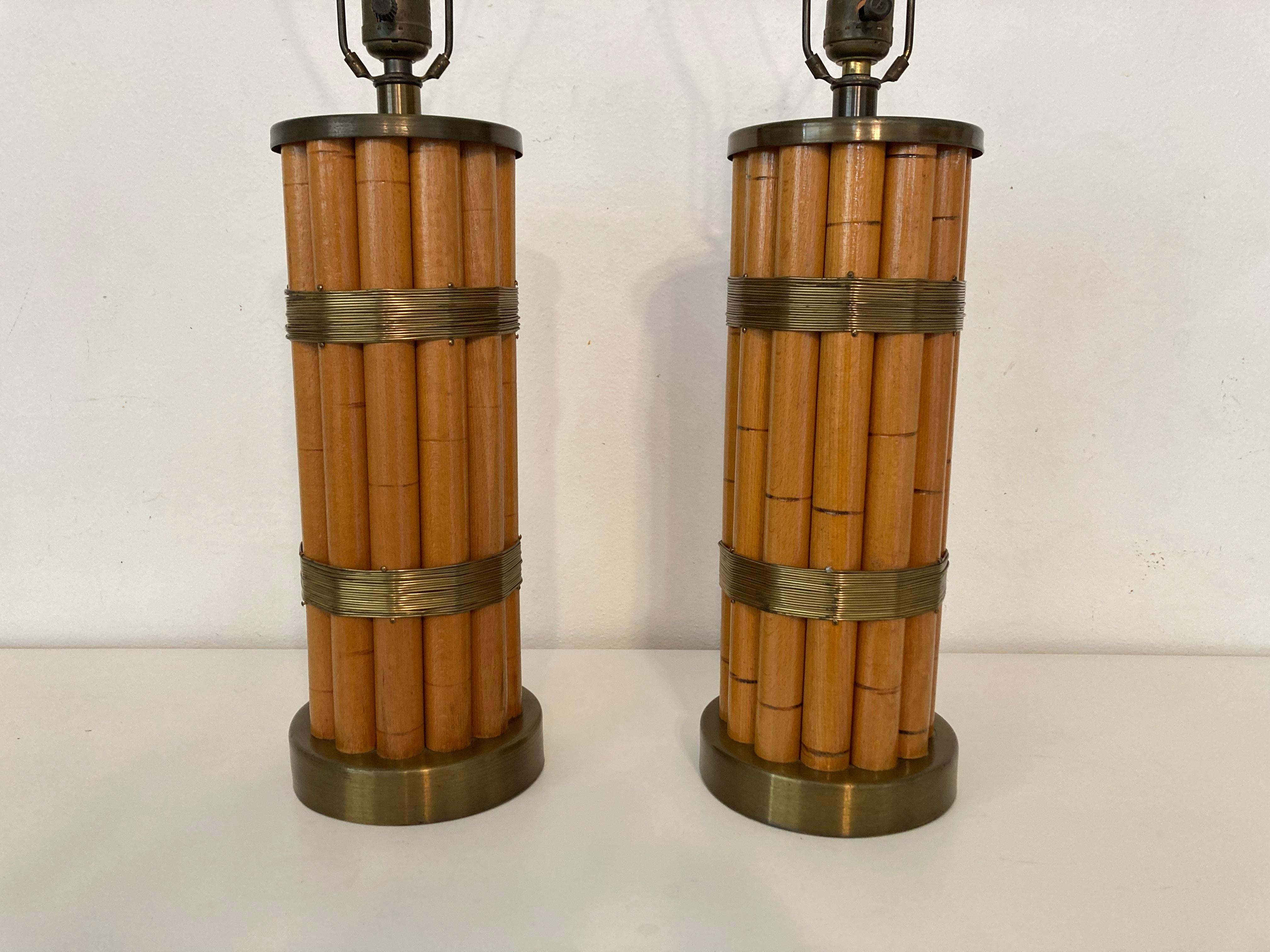 Mid-Century Modern Paire de lampes de bureau porte-à-faux en laiton imitation bambou de Russel Wright, mi-siècle moderne en vente