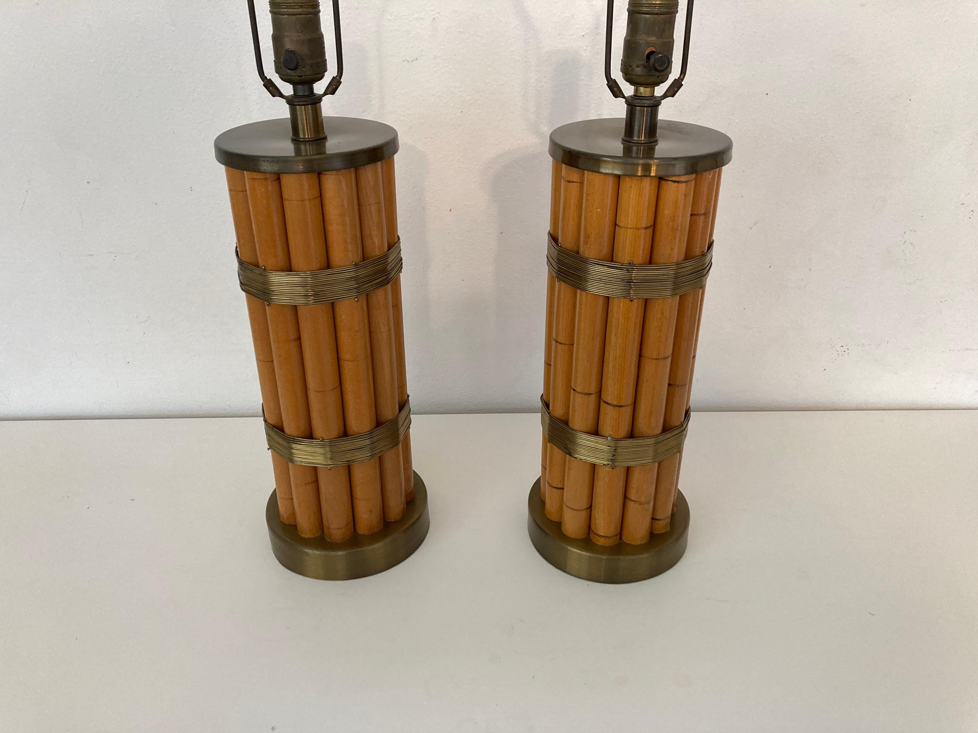 Américain Paire de lampes de bureau porte-à-faux en laiton imitation bambou de Russel Wright, mi-siècle moderne en vente