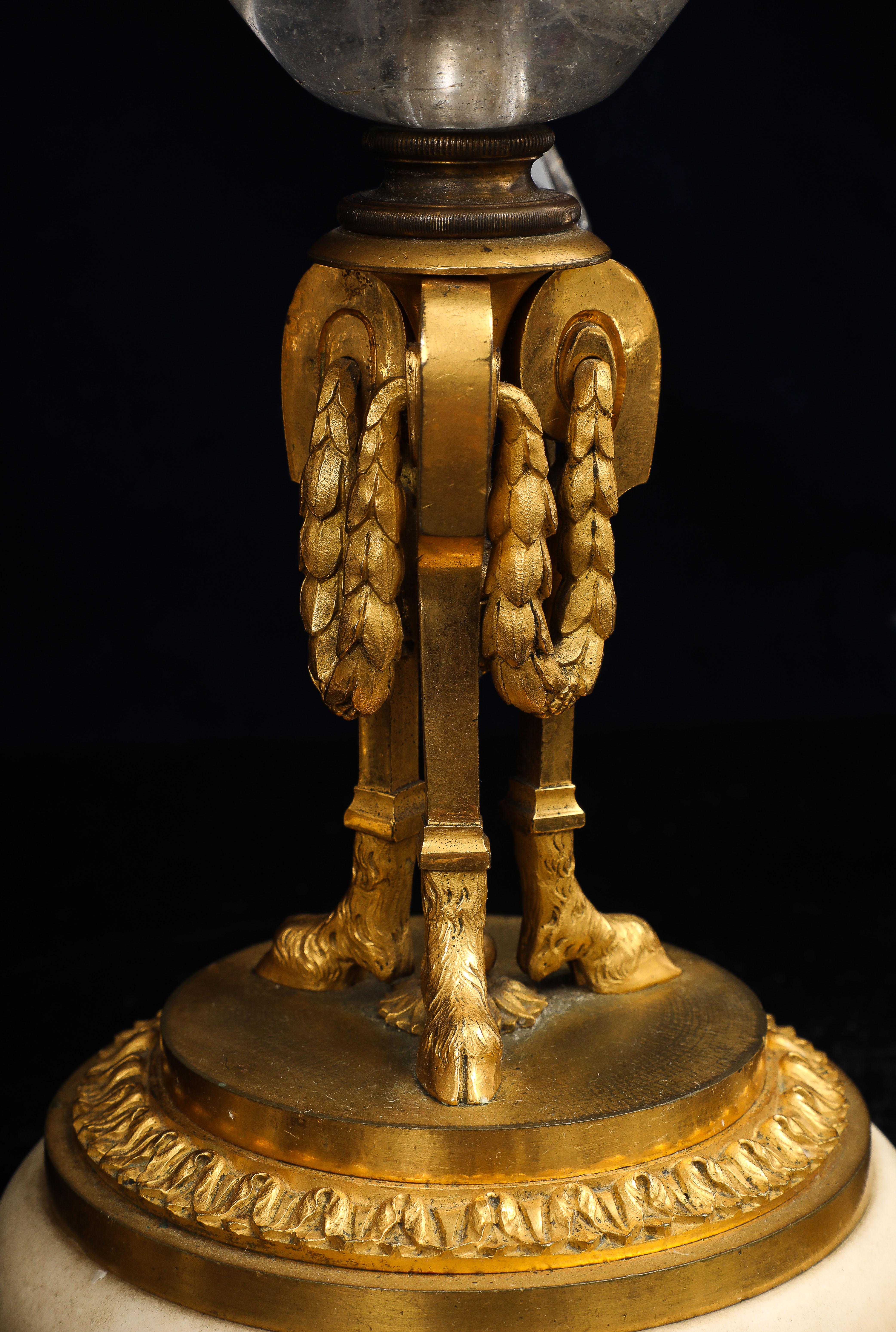 Coppia di candelabri russi a testa di cane con montatura in bronzo, cristallo di rocca e marmo a tre bracci in vendita 5