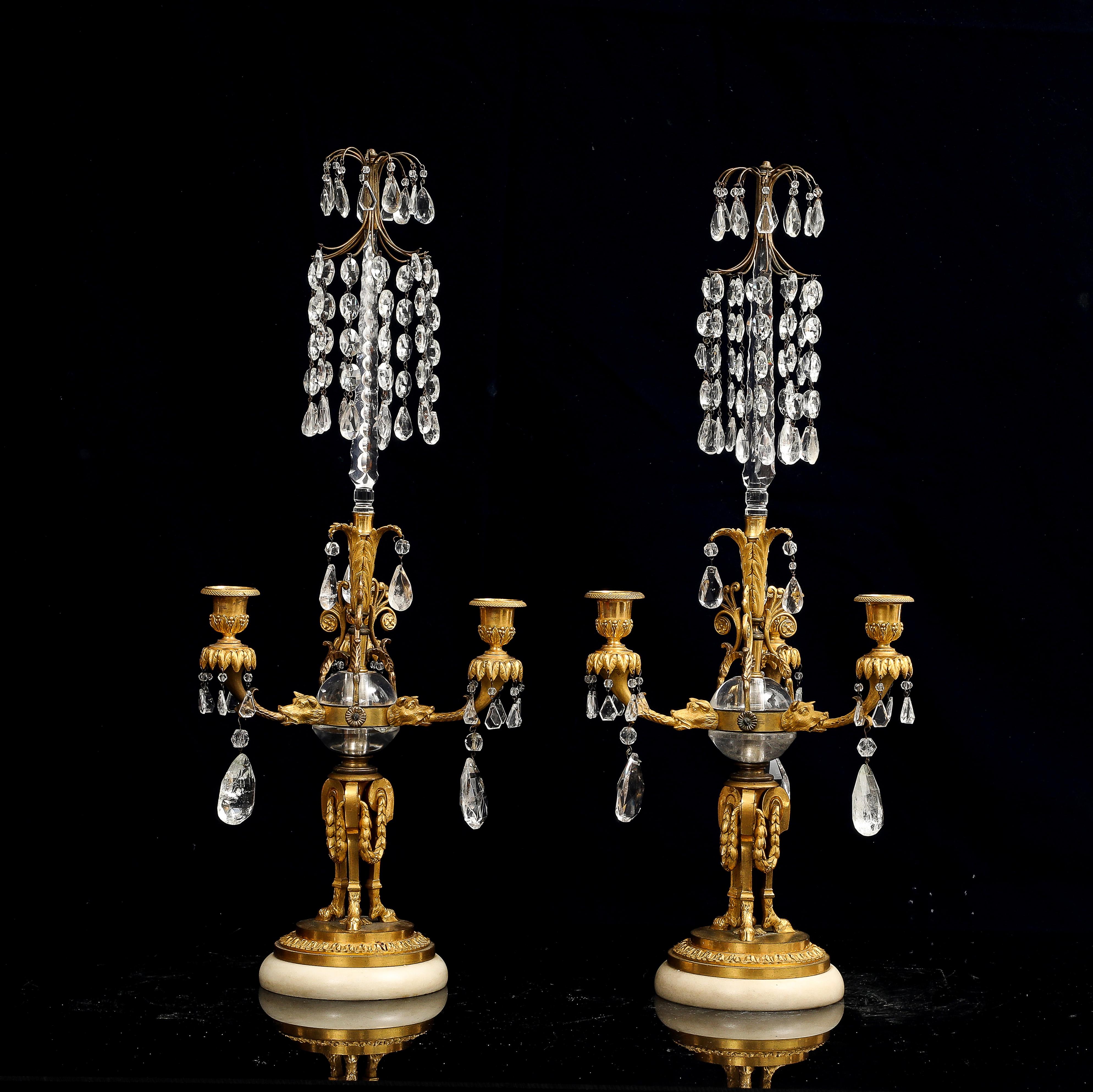Stile impero Coppia di candelabri russi a testa di cane con montatura in bronzo, cristallo di rocca e marmo a tre bracci in vendita