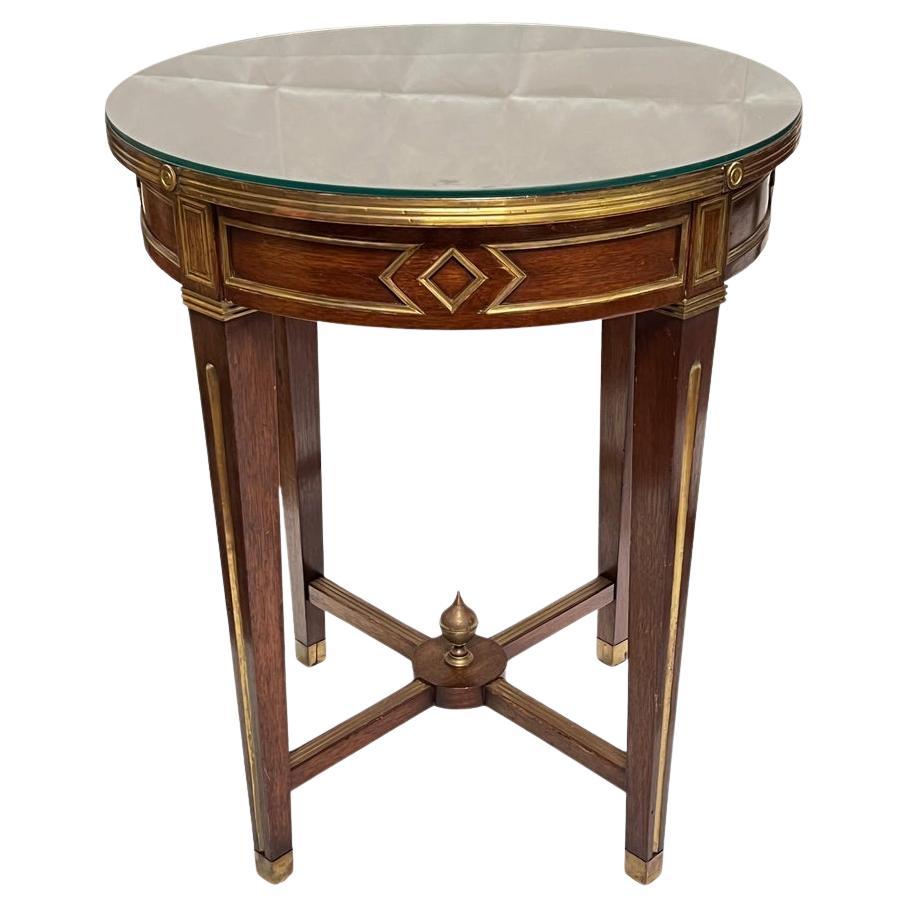 Table d'appoint ronde russe de style Louis XVI en acajou incrusté de laiton
