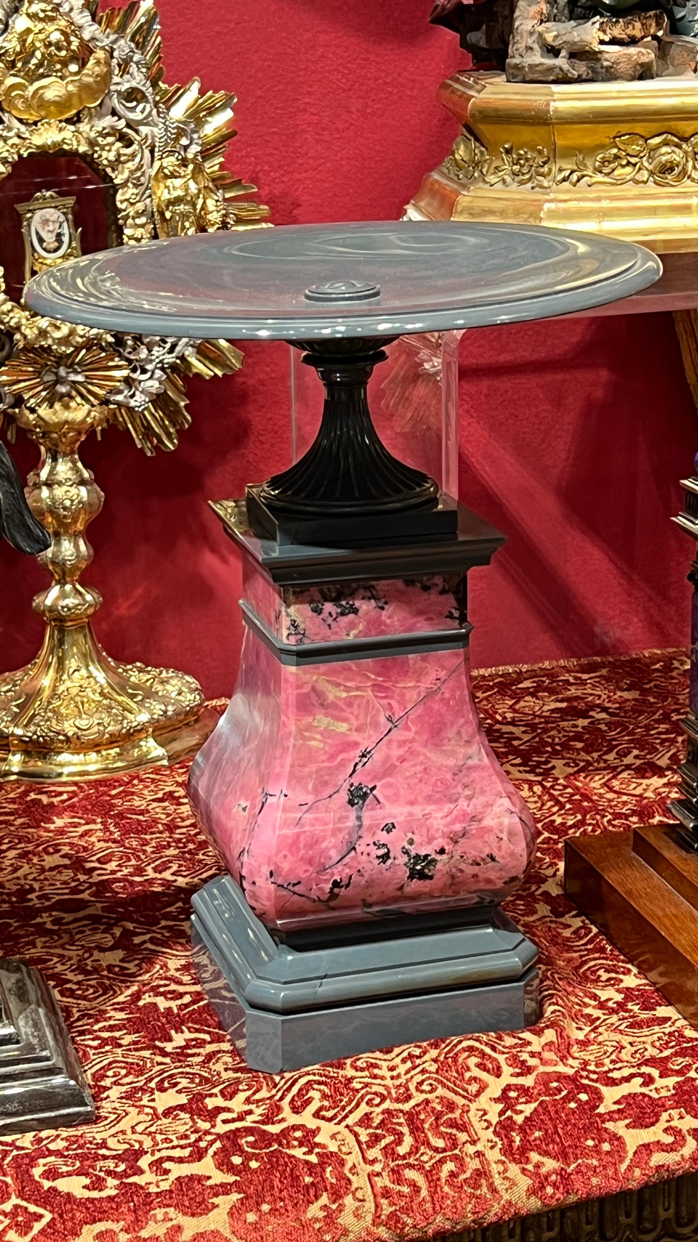 Russe Paire de Tazze russes attribuées aux ateliers lapidaires impériaux vers 1860