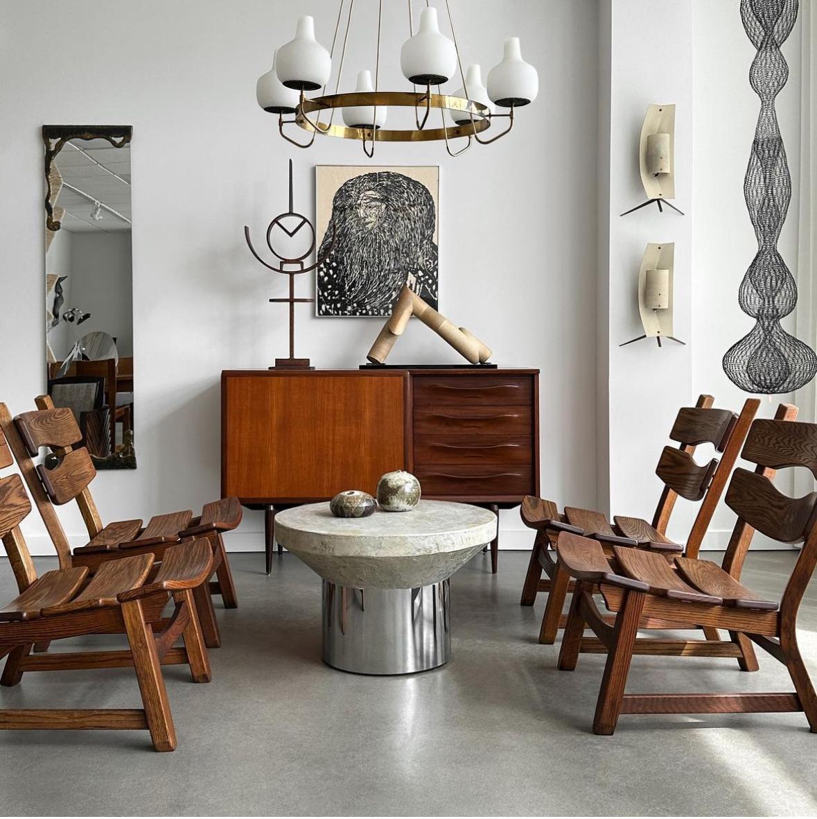 Paire de fauteuils de salon modernistes rustiques en chêne massif par Dittmann & Co en vente 8