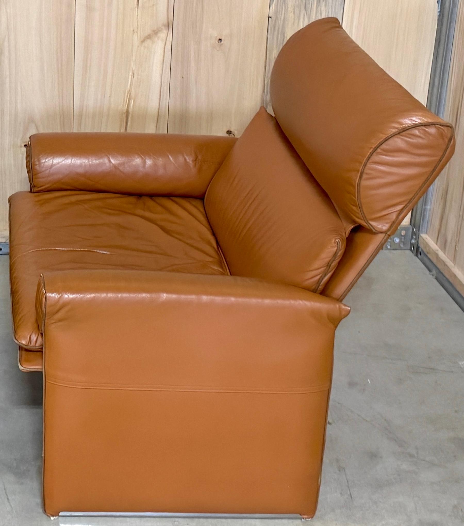 Pair Saddle Brown Leather Lounge Chairs by Giovanni Offredi for Saporiti, 1970s For Sale 5