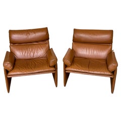 Coppia di sedie da salotto in pelle marrone Saddle di Giovanni Offredi per Saporiti, anni '70