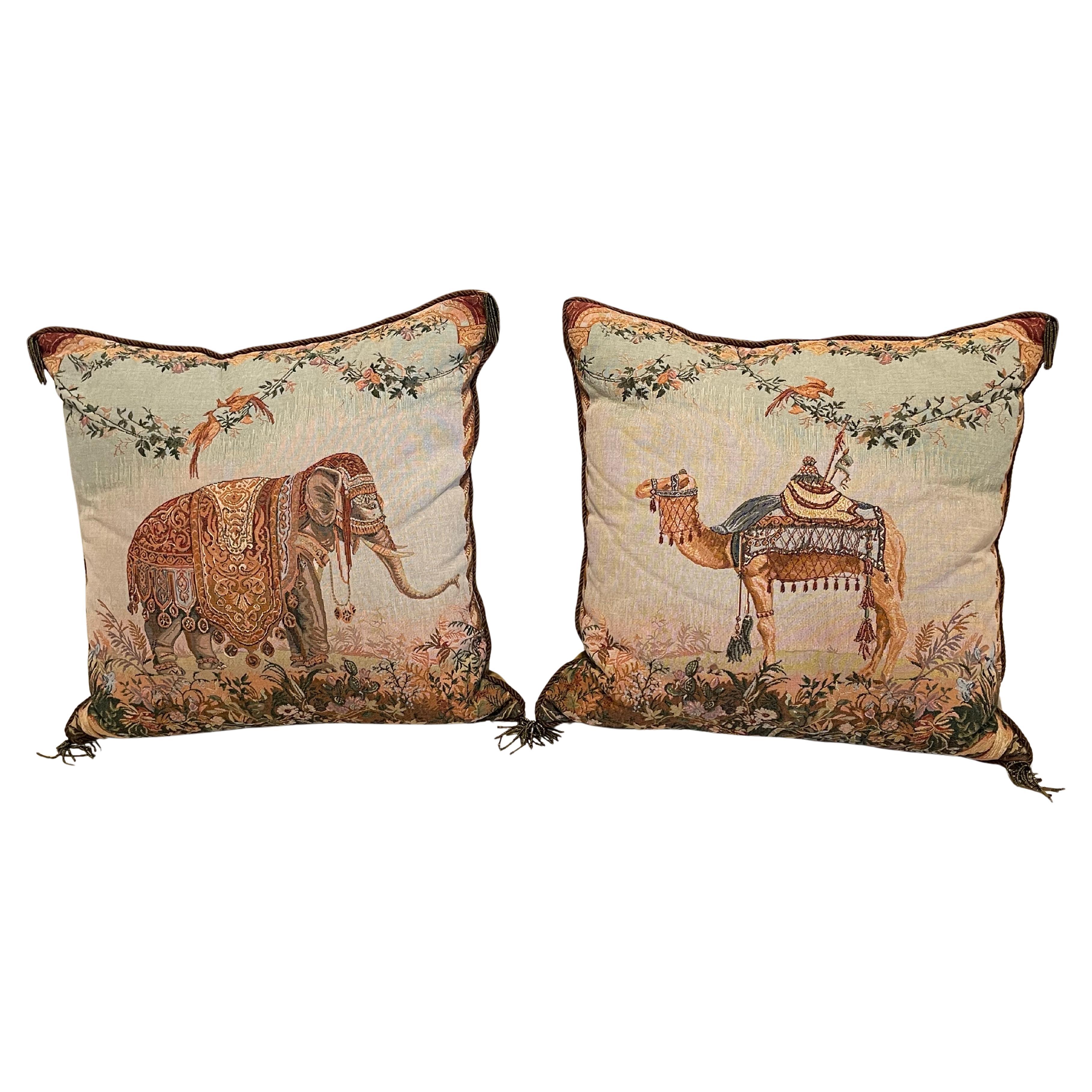 Paar Wandteppich-Kissen im Safari-Stil, Elefant Kamel im Angebot