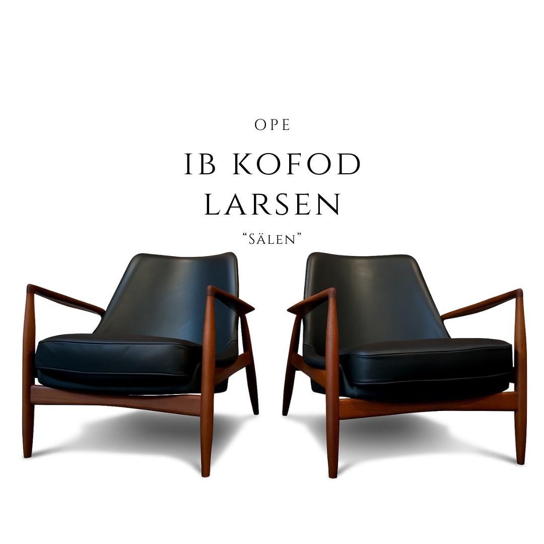 We are pleased to offer an outstanding and fully restored pair of Seal Chairs (Model 799), designed by renowned Danish architect Ib Kofod-Larsen and produced by OPE Möbler in Sweden during the 1950s.

These are original OPE-manufactured pieces,