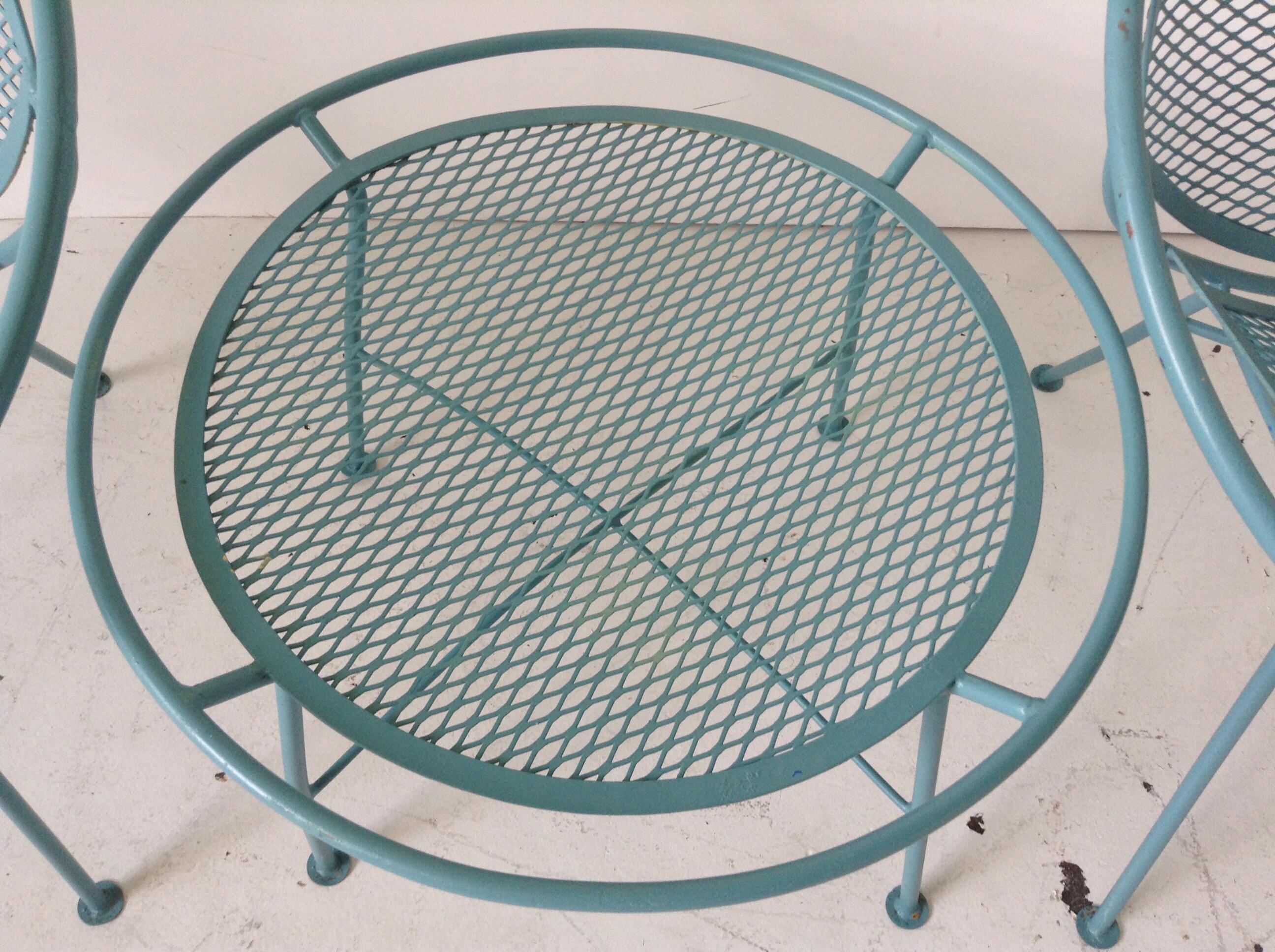 Pair of Salterini Woodard Hoop Radar Patio Lounge Chairs with Table In Good Condition For Sale In Tulsa, OK