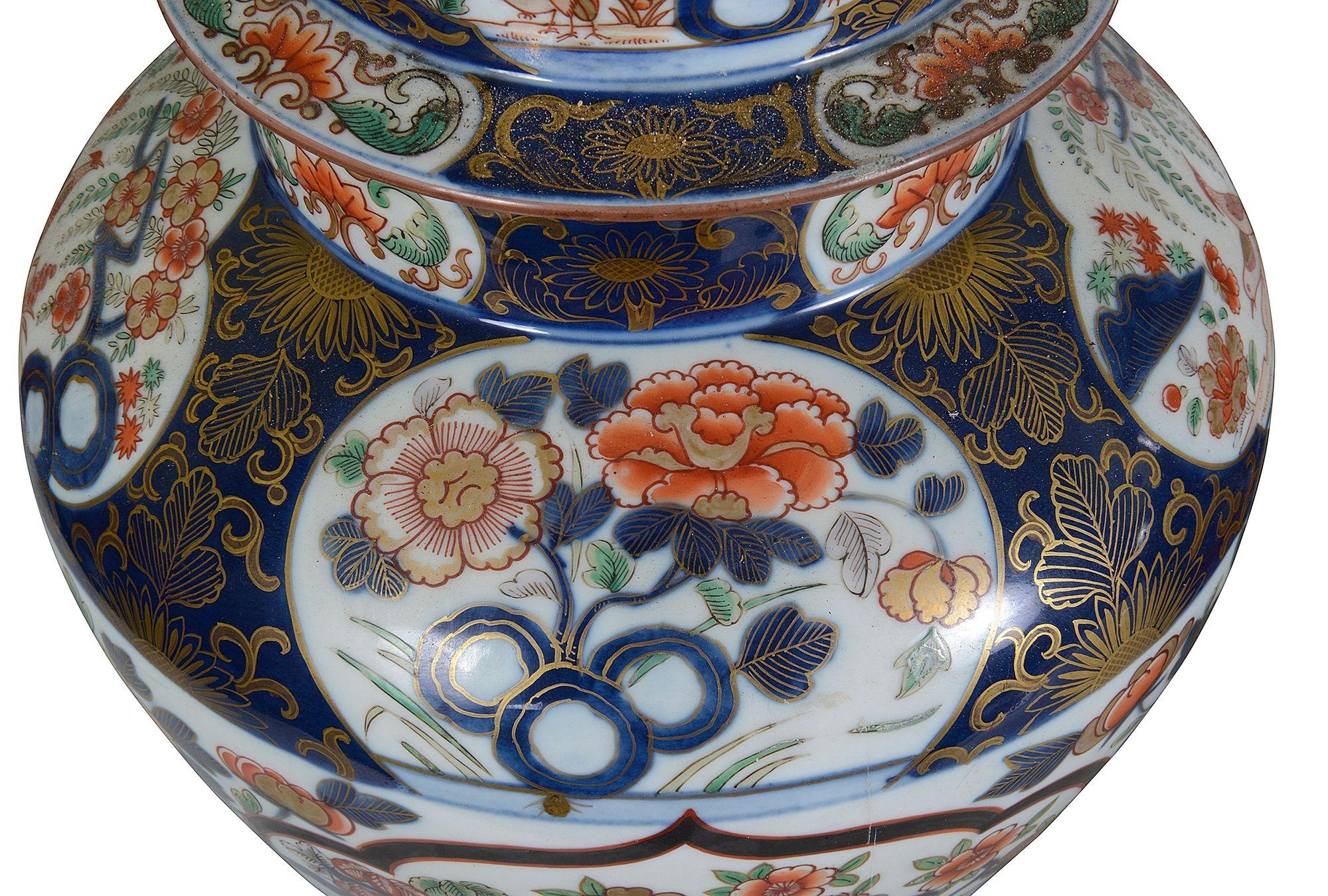 Hand-Painted Pair Samson C18th Century Japanese Imari style lidded vases For Sale
