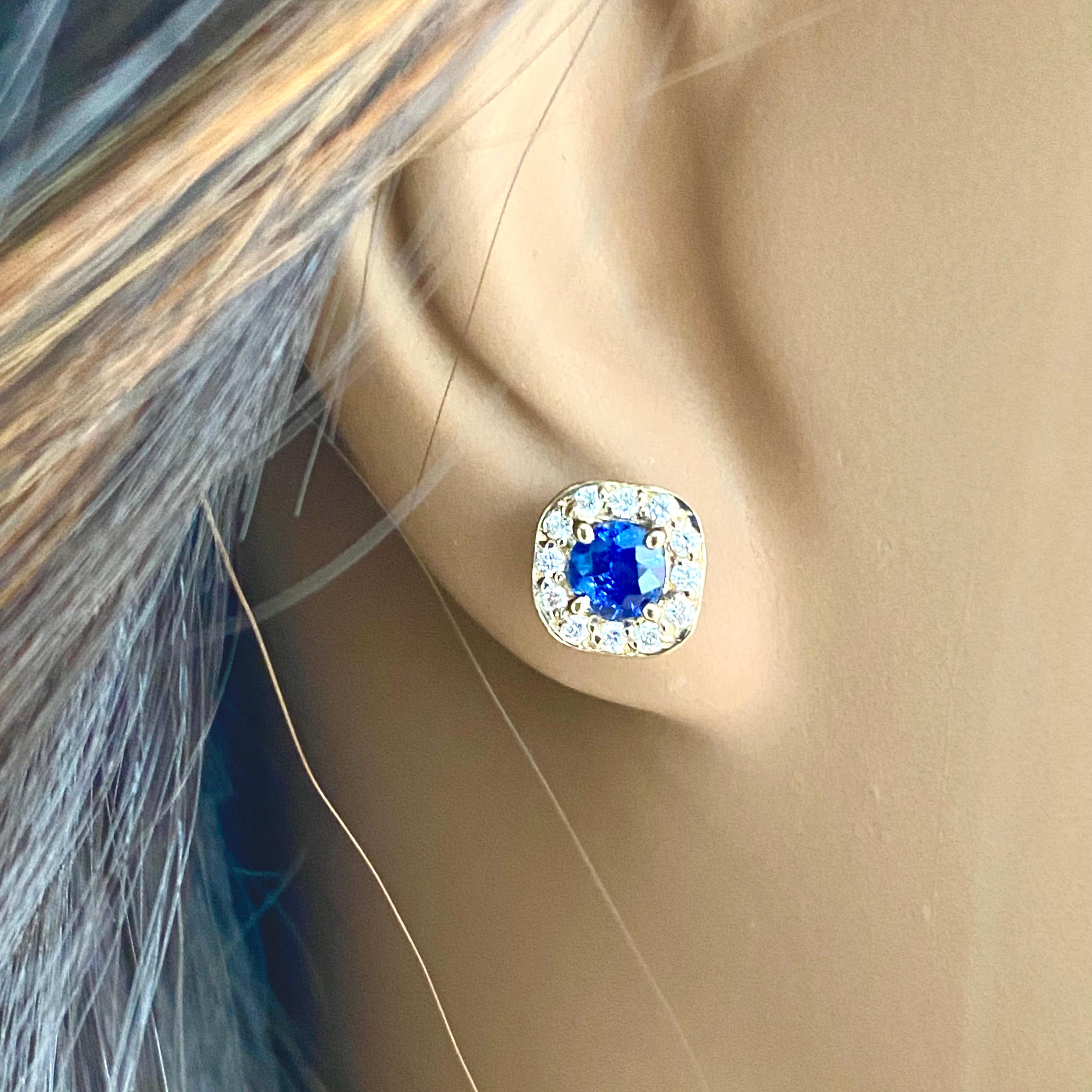 Paar quadratische Ohrstecker mit Saphiren und Diamanten aus Gelbgold 6