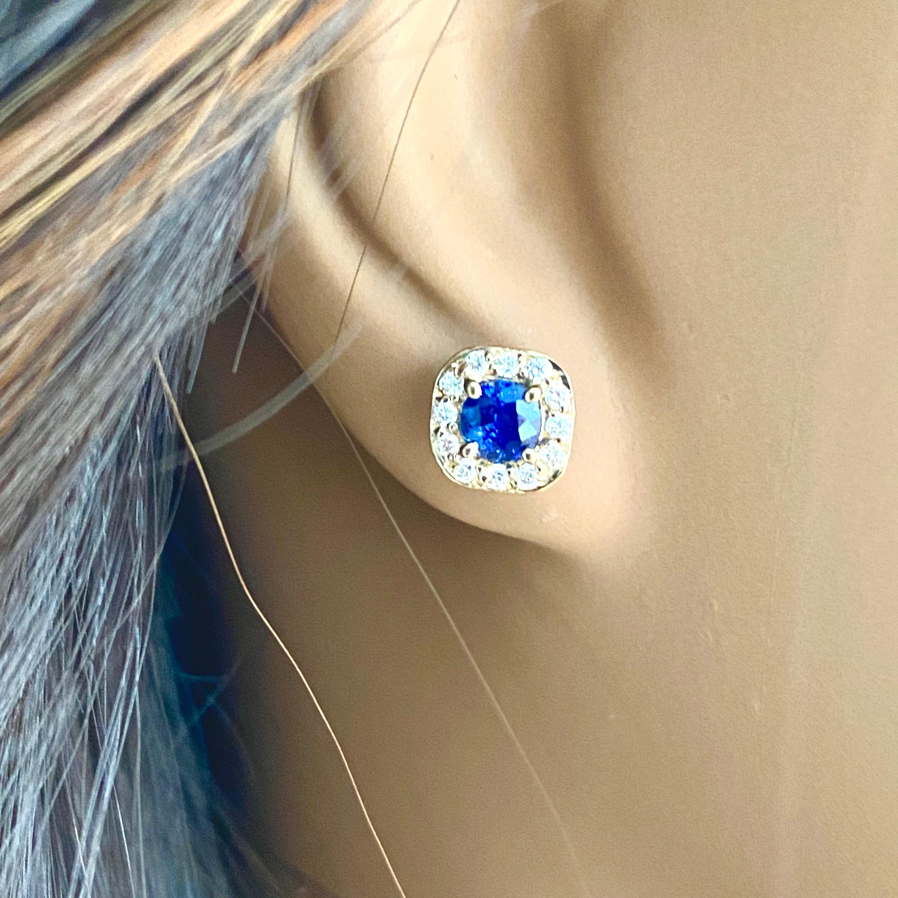 Paar quadratische Ohrstecker mit Saphiren und Diamanten aus Gelbgold 2