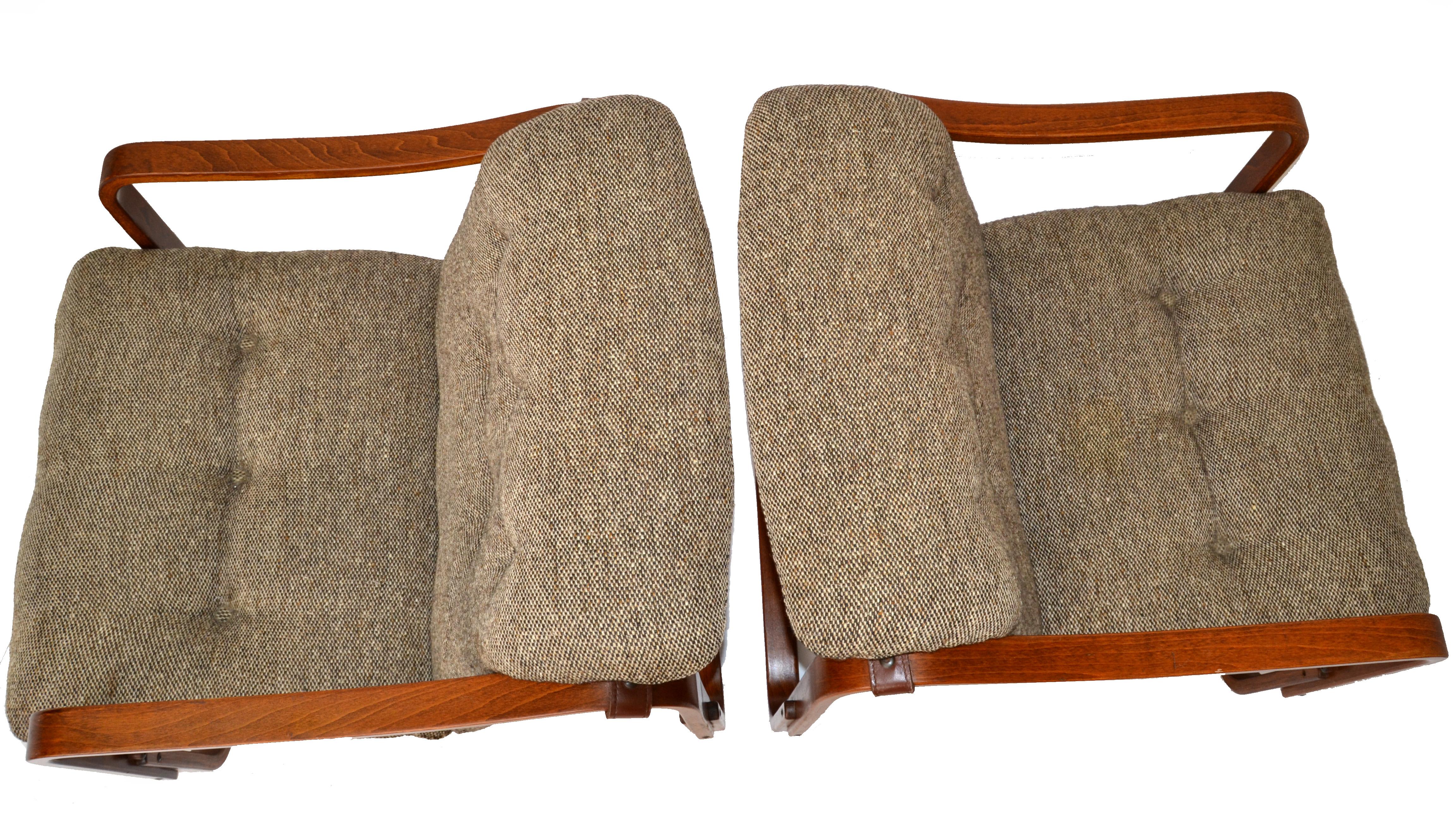 Pair Ingmar Relling Cantilever Bent Teak Lounge Chairs Leather Wool Seat Cushion In Good Condition In Miami, FL