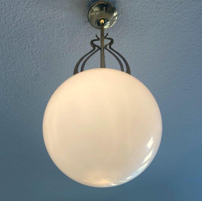 Pair Scandinavian Art Deco Theater Pendants Brass Hand-blown Opaline, 1920-1930 en venta 3