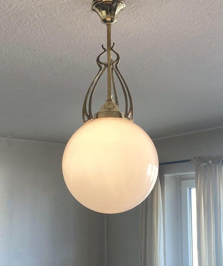 Pair Scandinavian Art Deco Theater Pendants Brass Hand-blown Opaline, 1920-1930 en venta 1