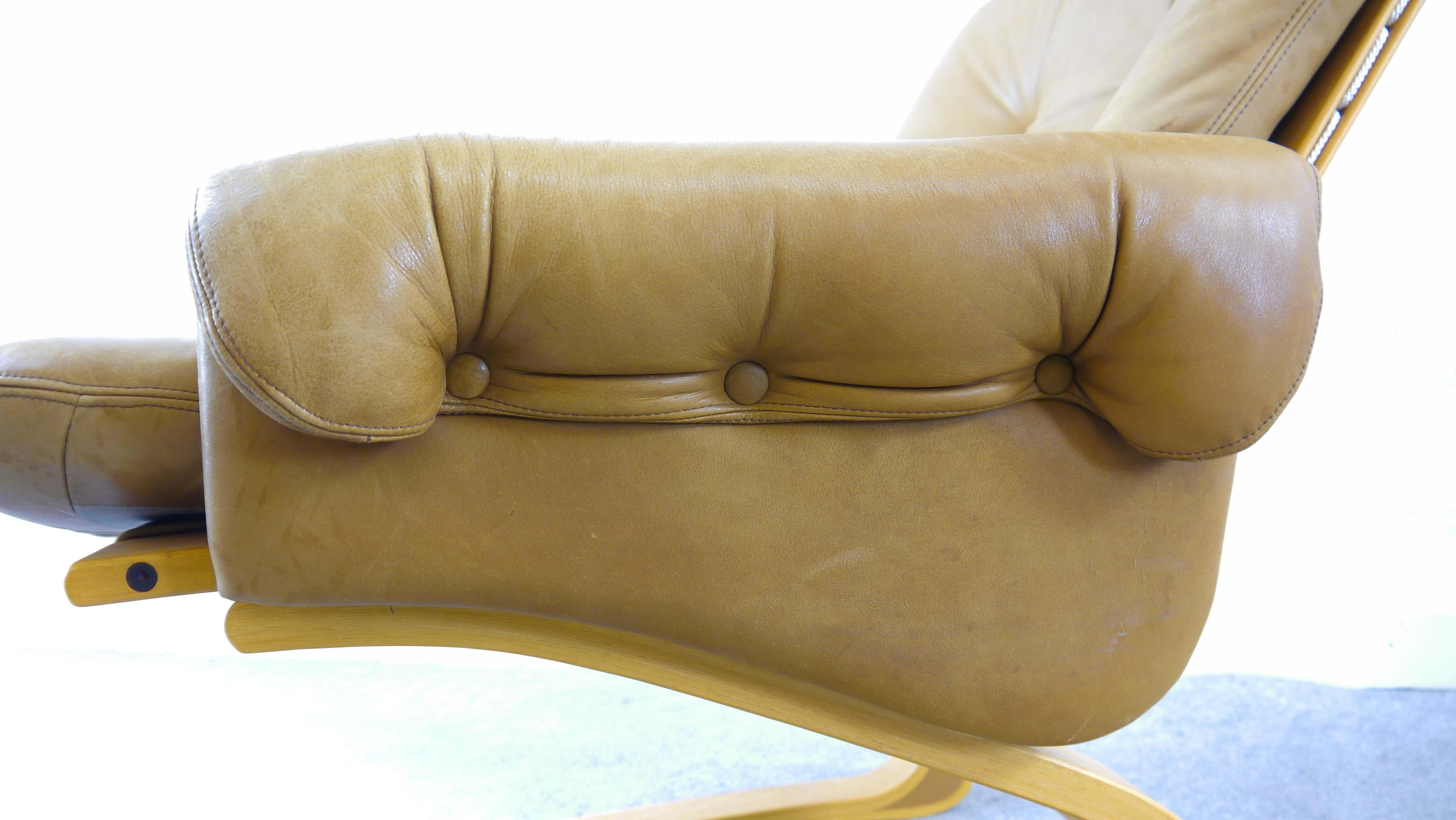 Paar skandinavische Kengu-Sessel aus braunem Leder von Solheim für Rykken im Angebot 6