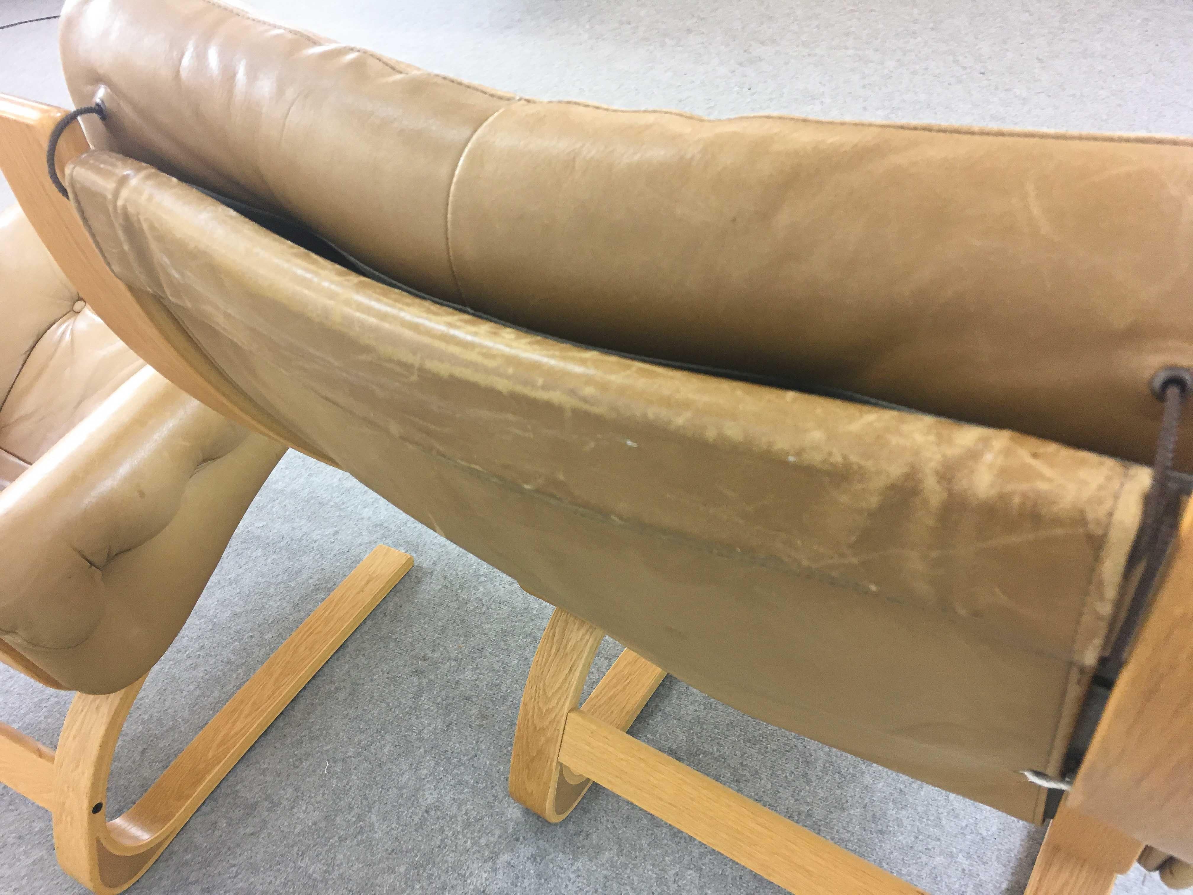 Paire de fauteuils scandinaves Kengu en cuir Brown par Solheim pour Rykken en vente 10