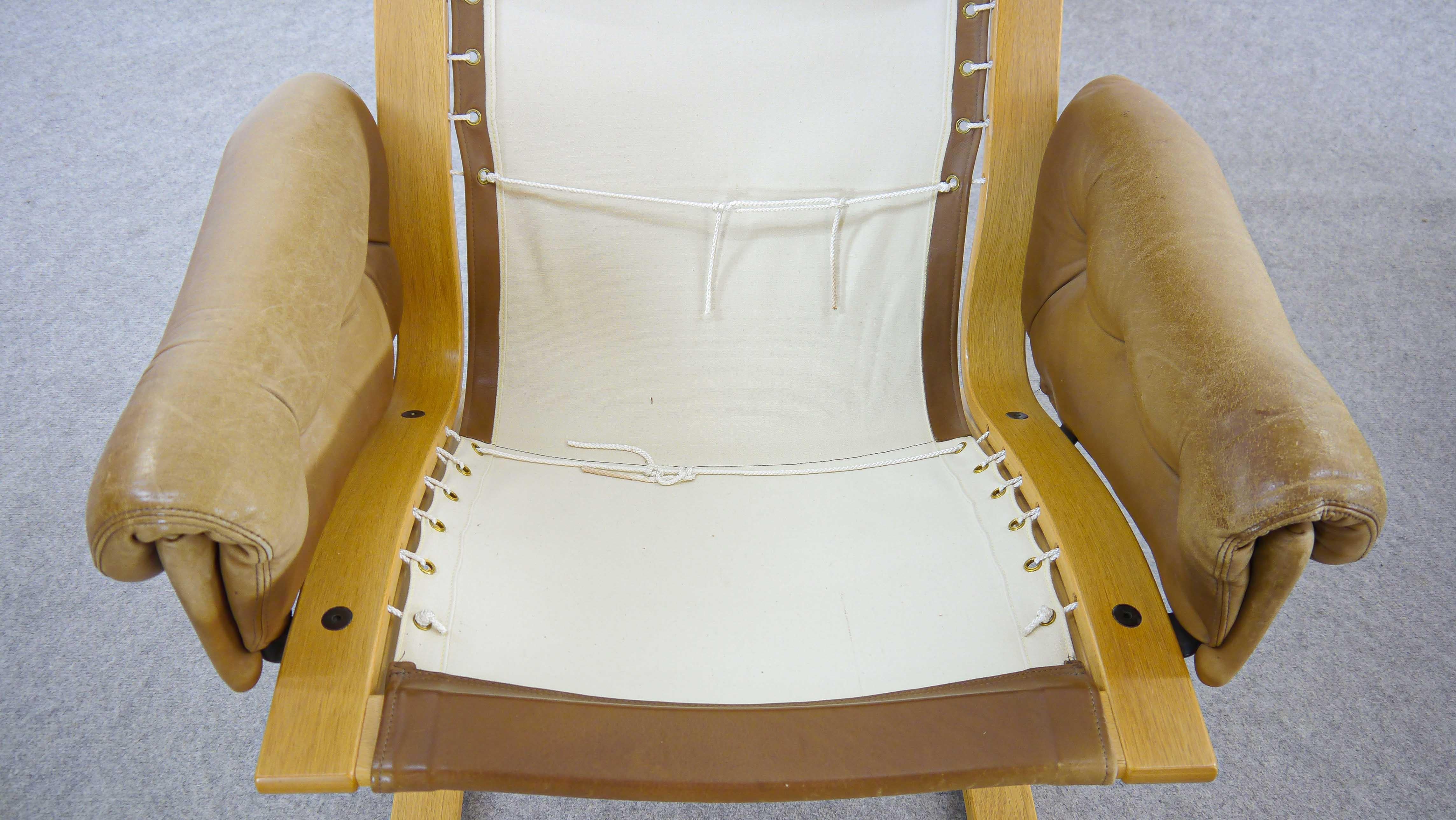 Paire de fauteuils scandinaves Kengu en cuir Brown par Solheim pour Rykken en vente 12