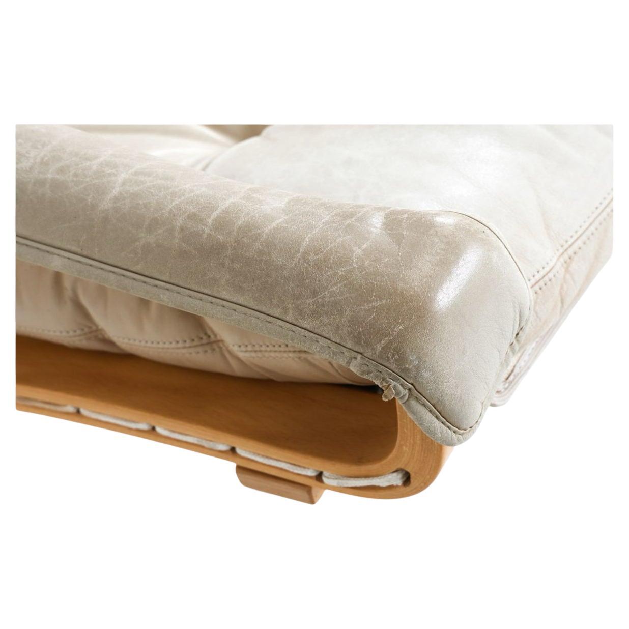 Falegnameria Coppia The Modern Scandinavian, pelle beige, Siesta, sedie a sdraio basse Westnofa in vendita