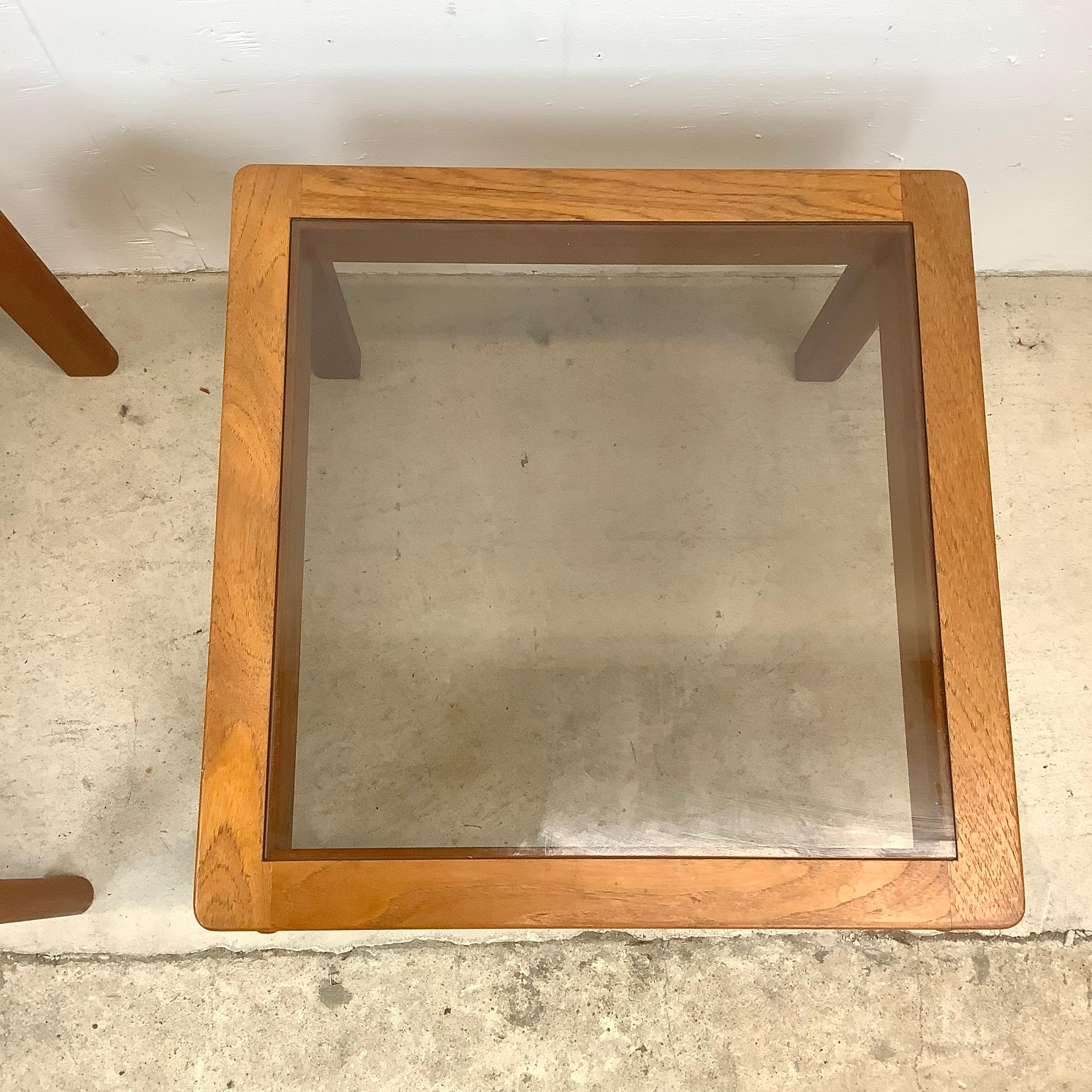 Pair Scandinavian Modern End Tables With Teak Joinery In Good Condition For Sale In Trenton, NJ