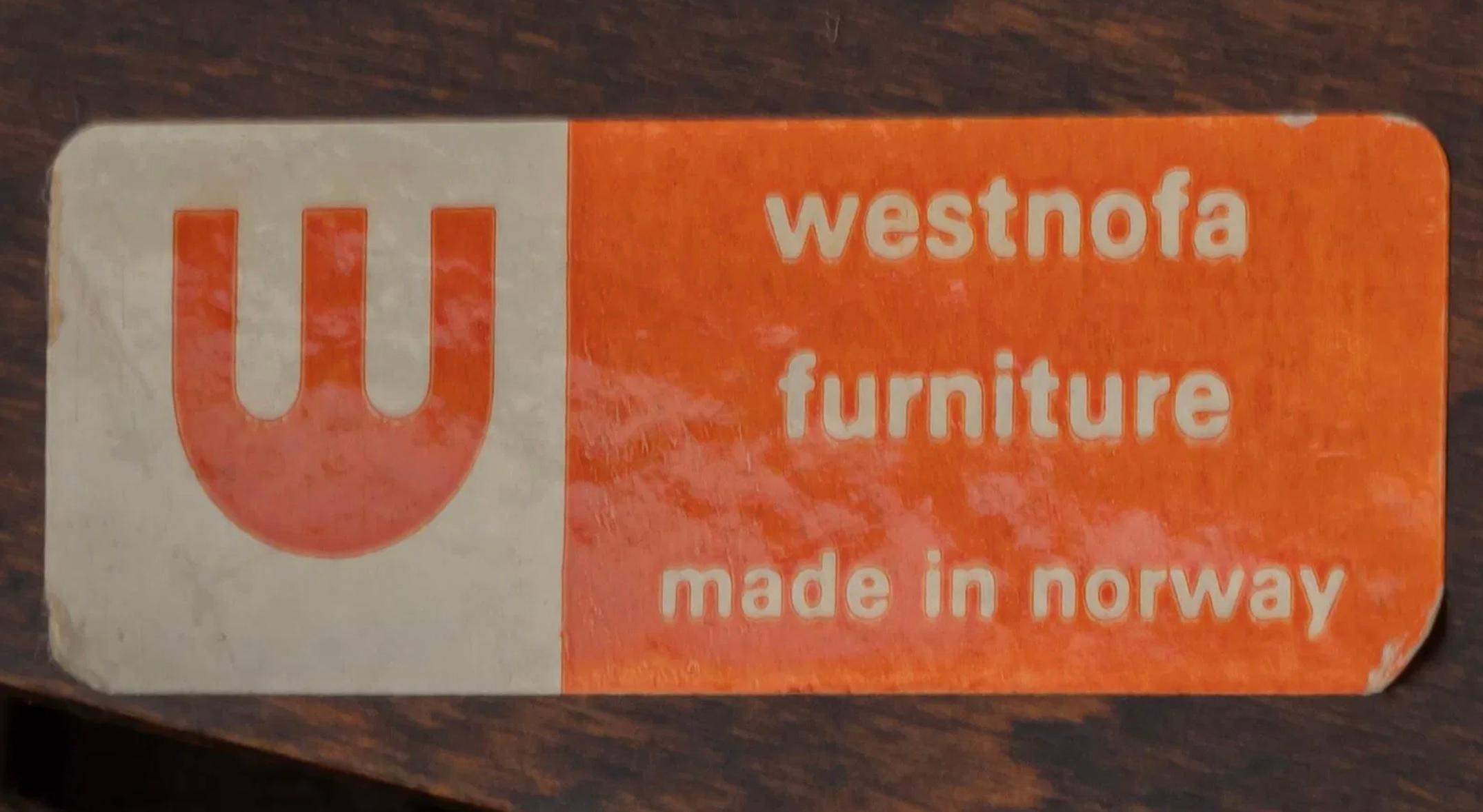 Pair Scandinavian Modern Tan Leather Siesta Low Safari Lounge Chairs Westnofa In Good Condition In Brooklyn, NY